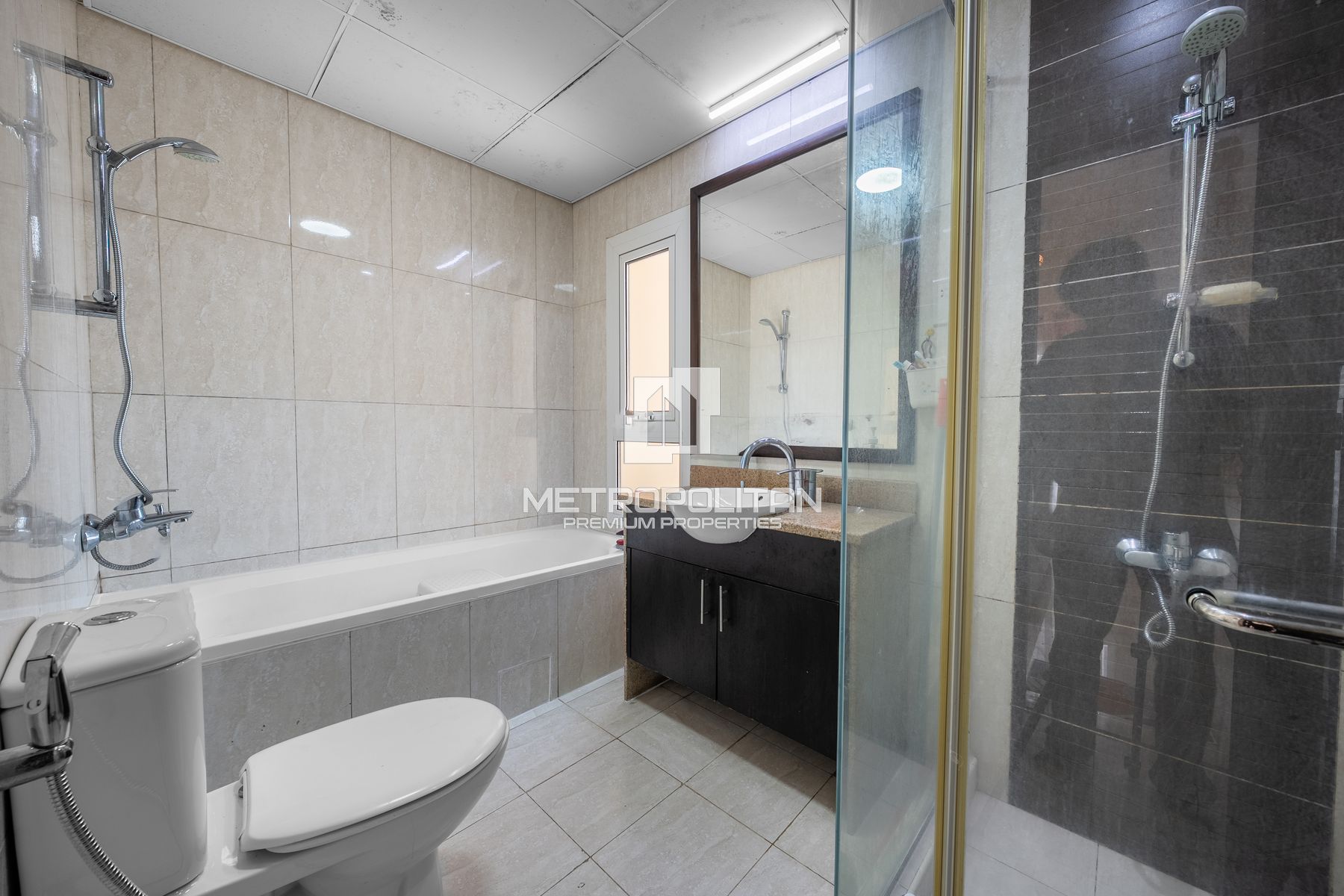 Spacious Living | Vacant on Transfer | High Floor