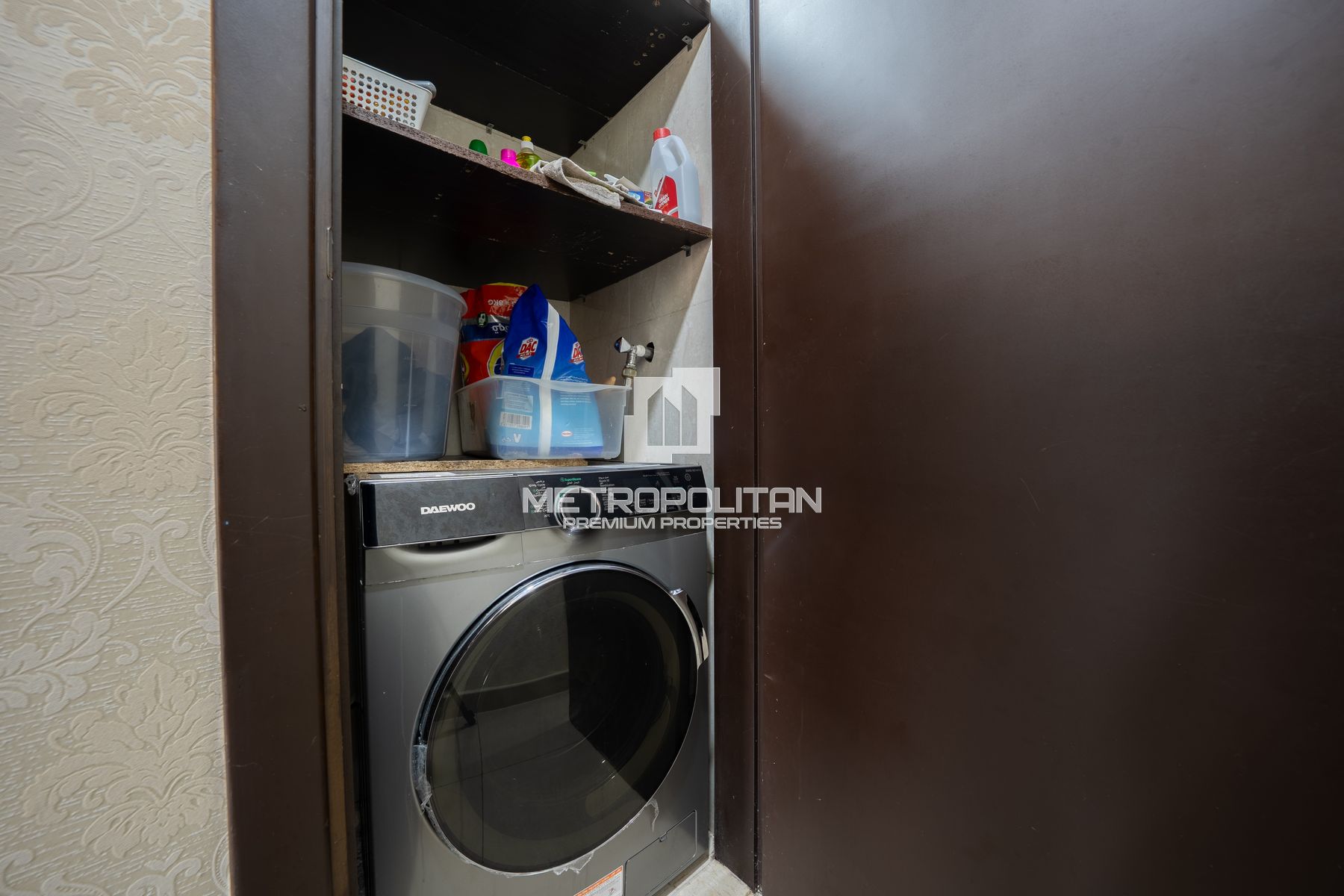 Spacious Living | Vacant on Transfer | High Floor