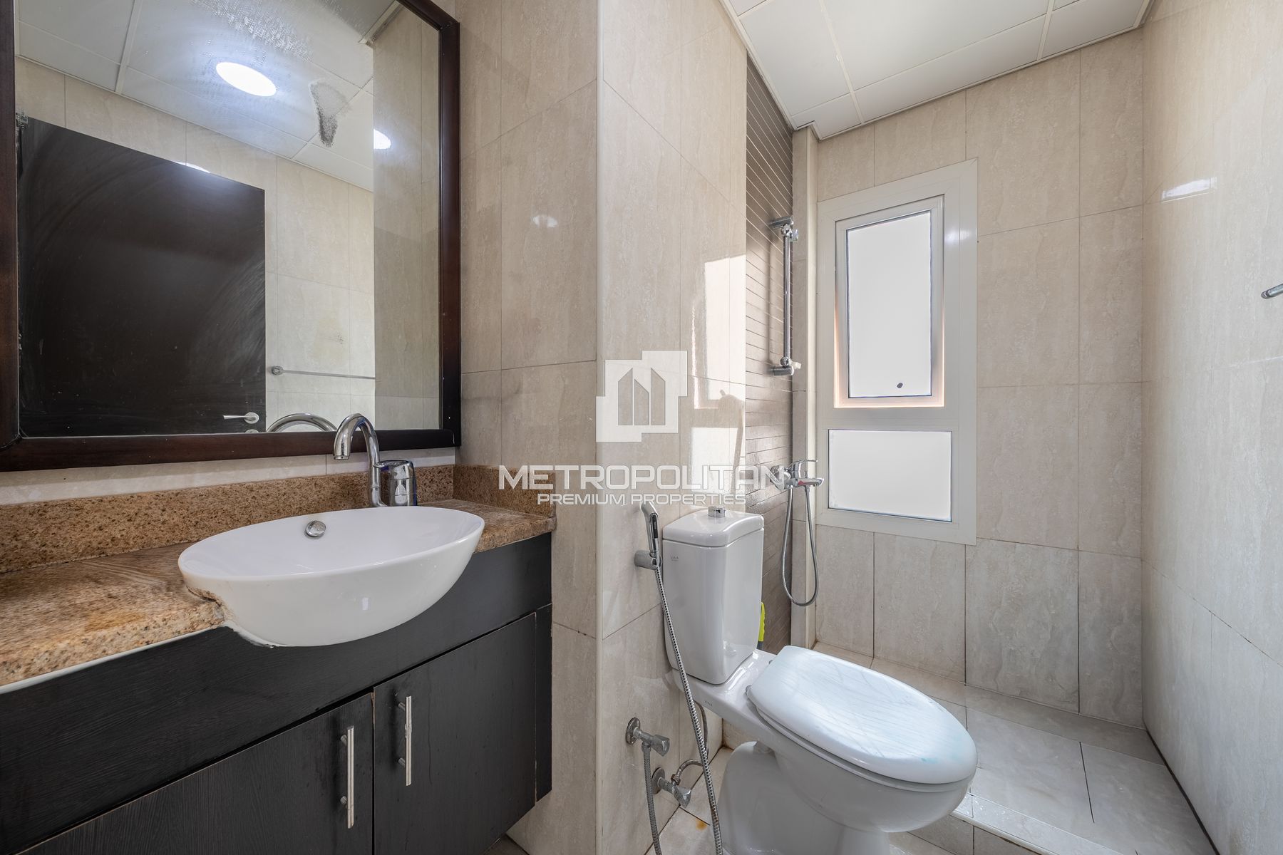 Spacious Living | Vacant on Transfer | High Floor