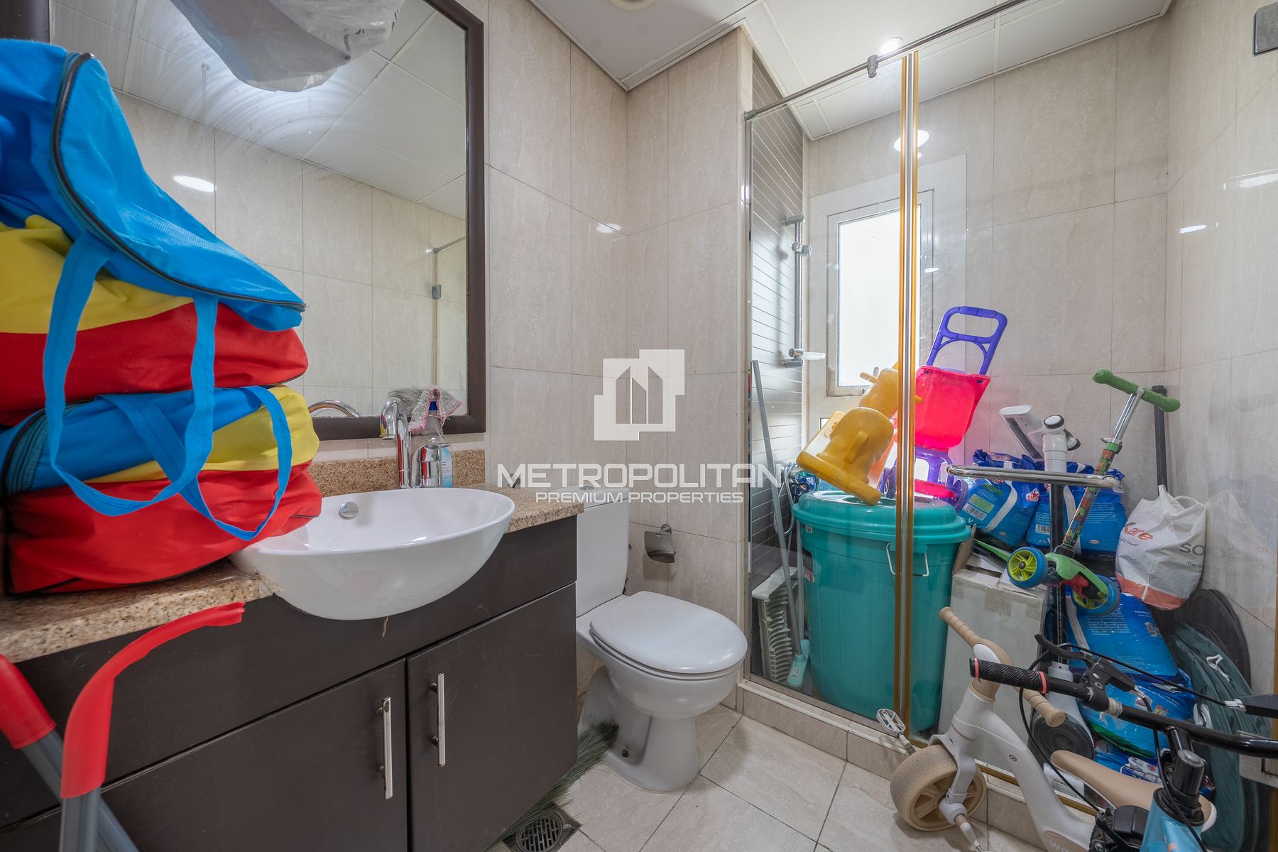 Spacious Living | Vacant on Transfer | High Floor