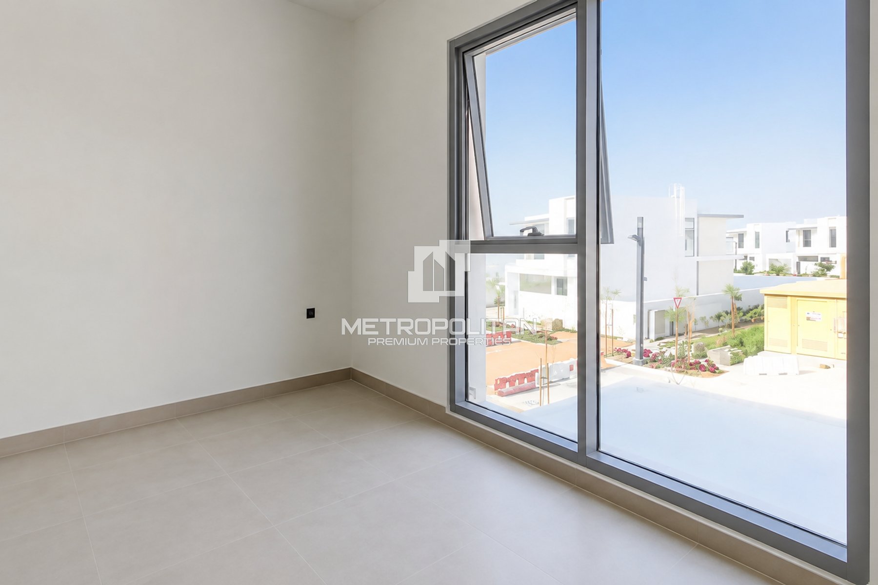 Private Corner Plot | Lagoon Front | Brand New