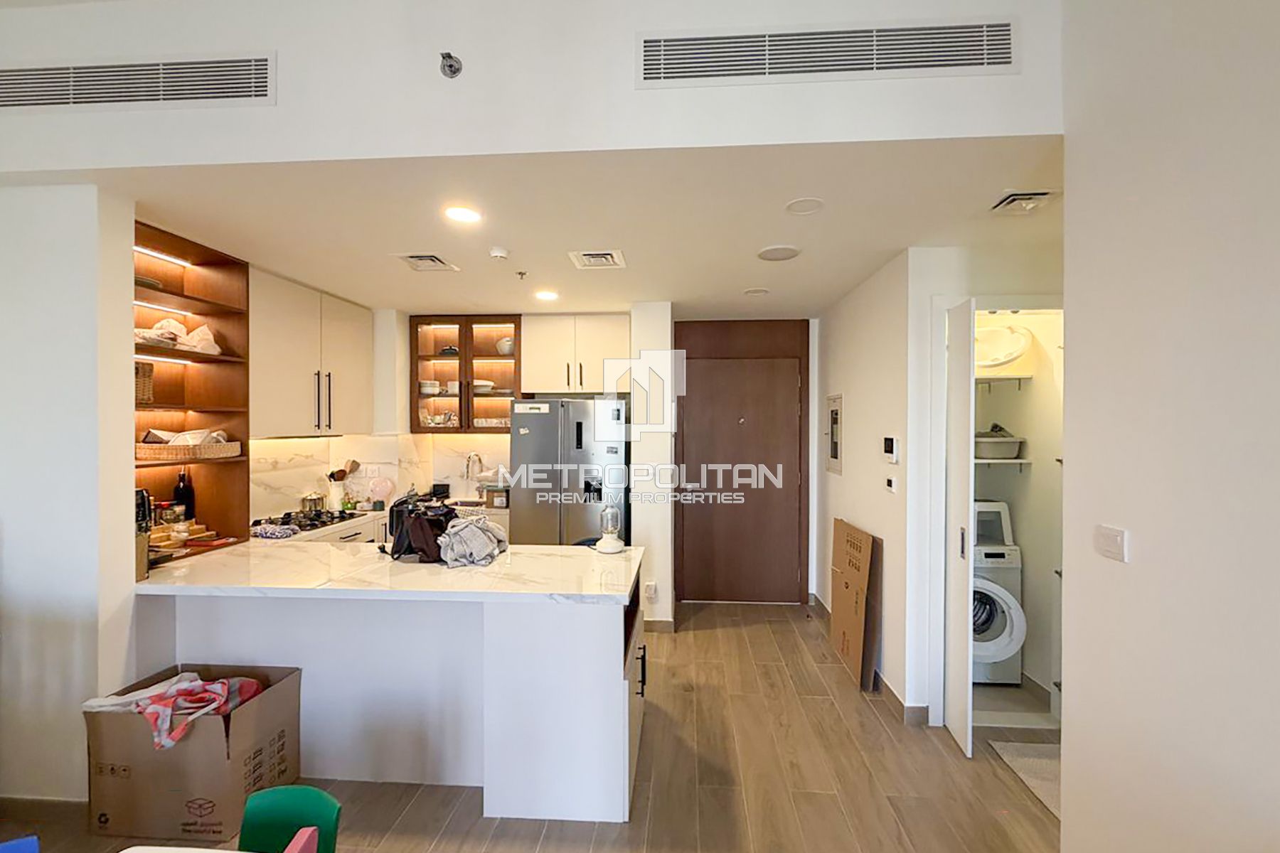 Bright  | Mid Floor | Unfurnished | VACANT