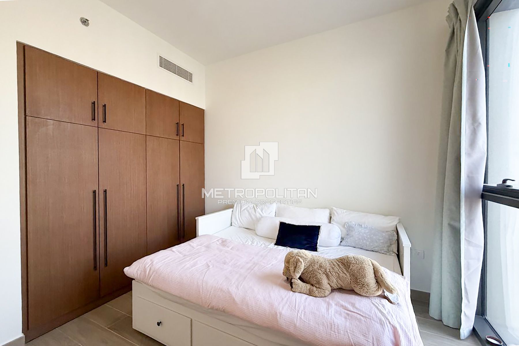 Bright  | Mid Floor | Unfurnished | VACANT