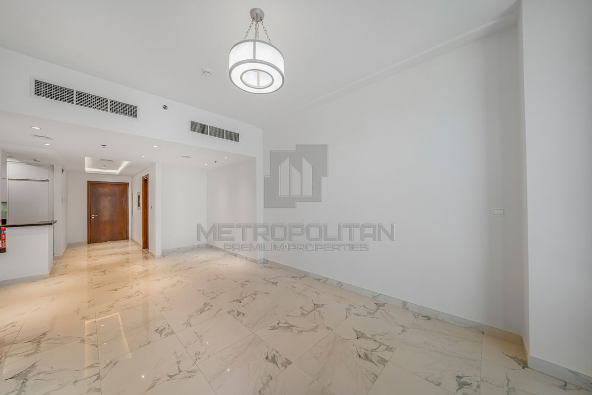 Burj Khalifa & Dubai Water Canal Views | Mid-Floor