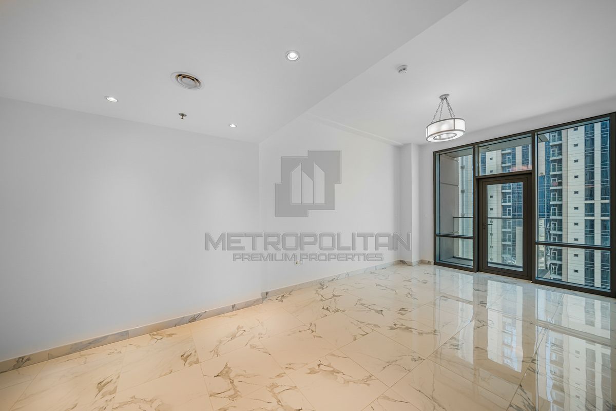 Burj Khalifa & Dubai Water Canal Views | Mid-Floor