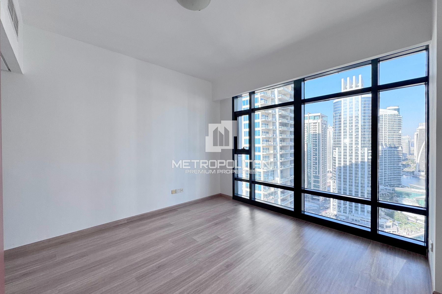 SPACIOUS LAYOUT | HIGH FLOOR | LAKE VIEW