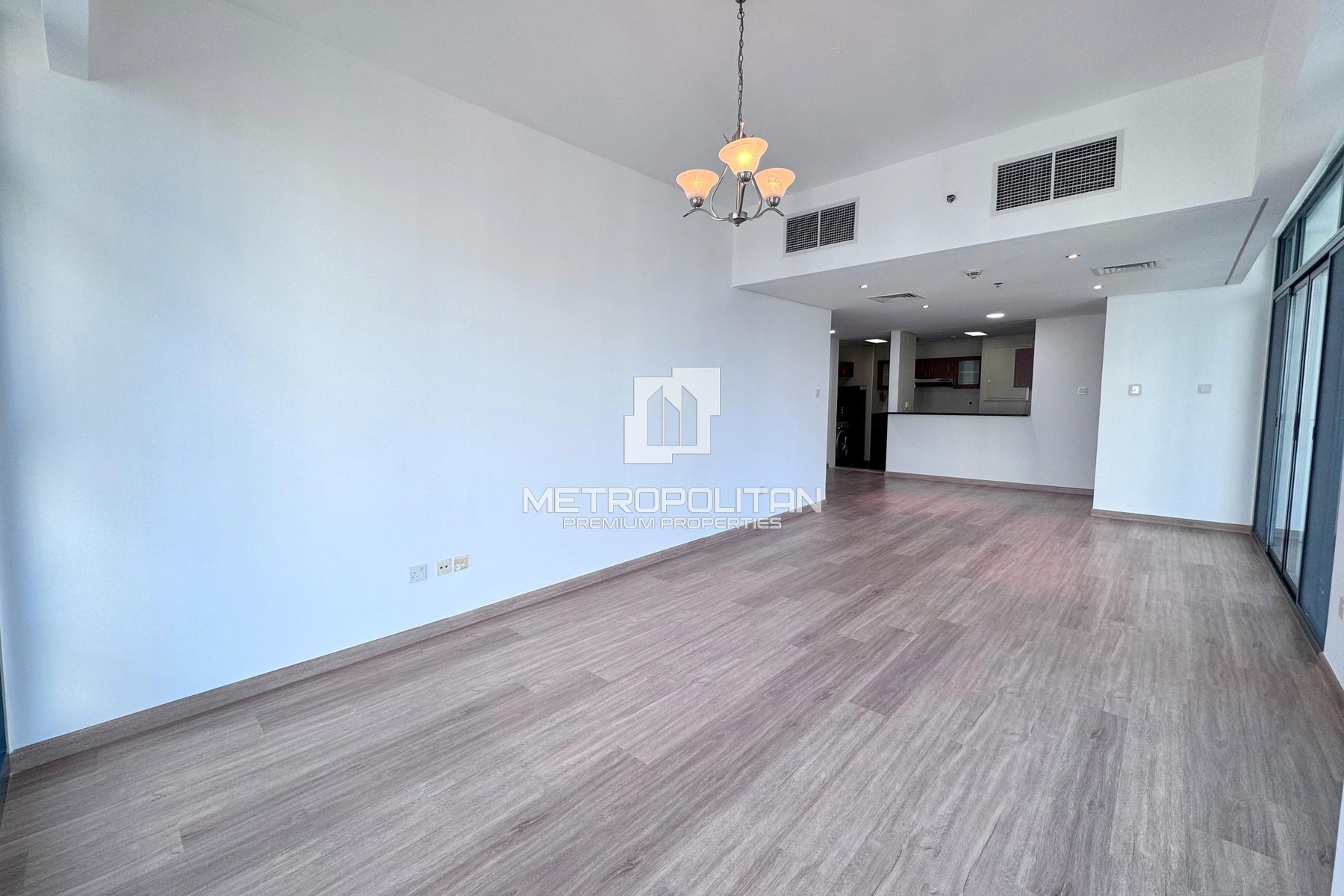 SPACIOUS LAYOUT | HIGH FLOOR | LAKE VIEW