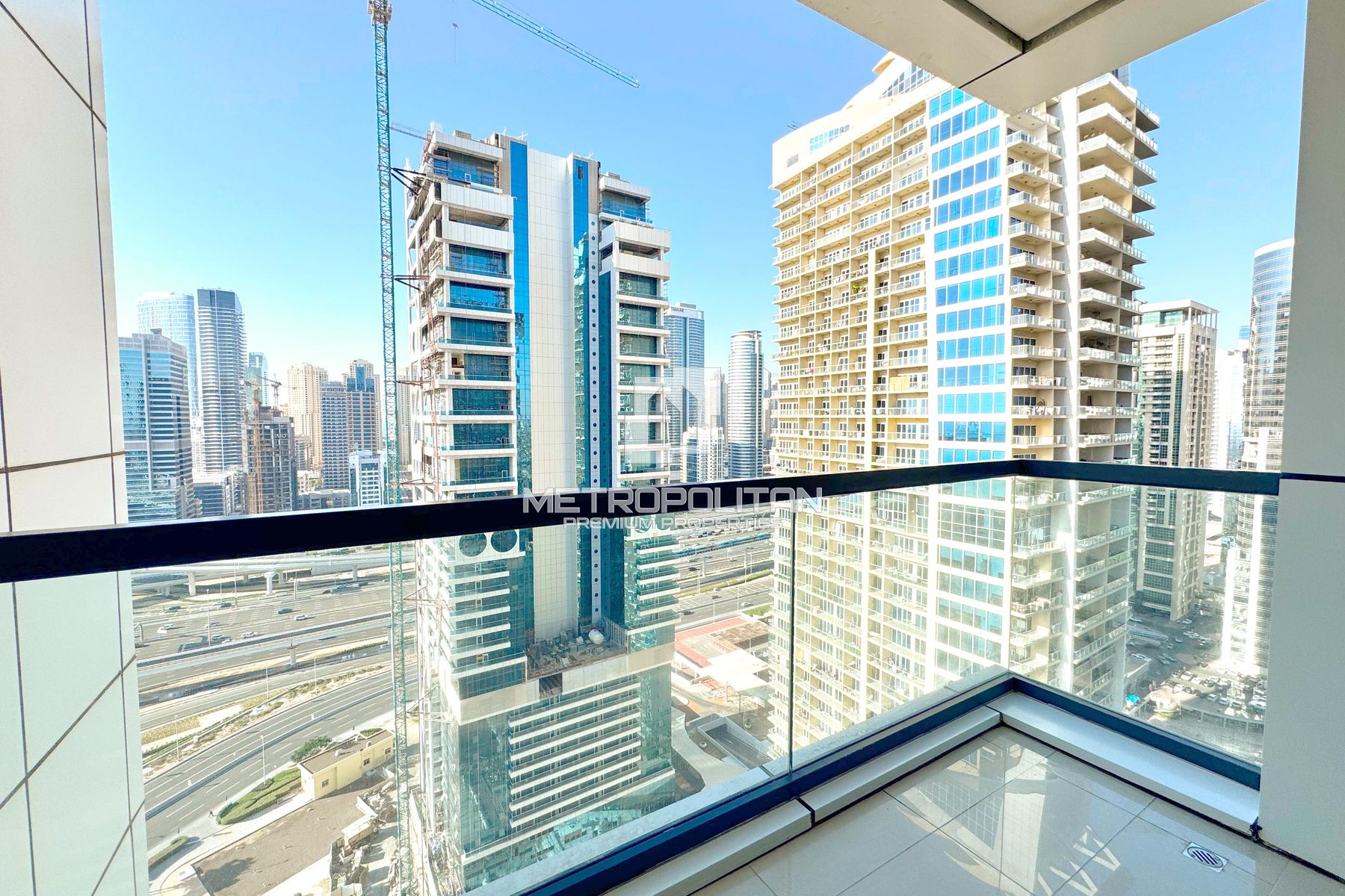 SPACIOUS LAYOUT | HIGH FLOOR | LAKE VIEW