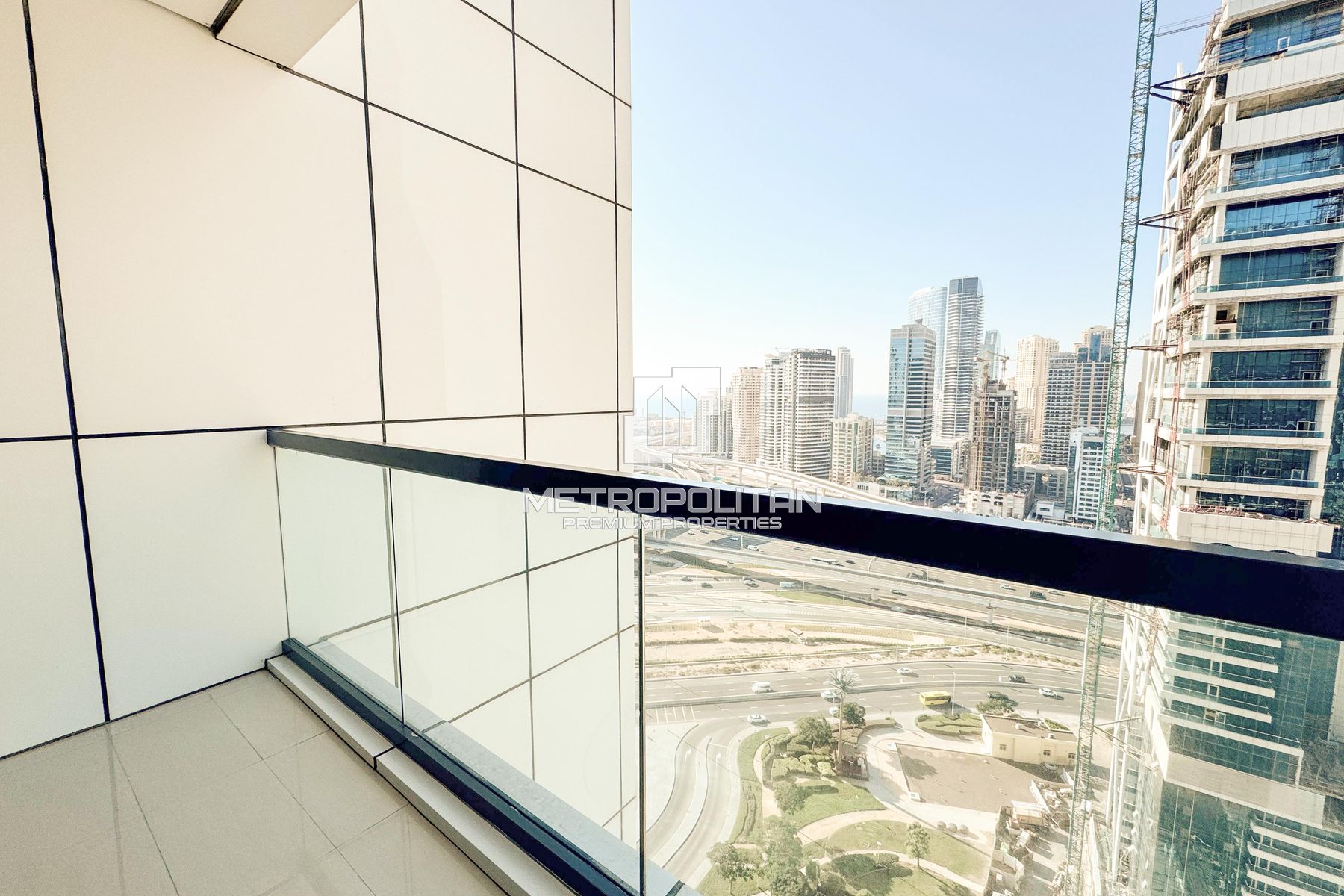 SPACIOUS LAYOUT | HIGH FLOOR | LAKE VIEW