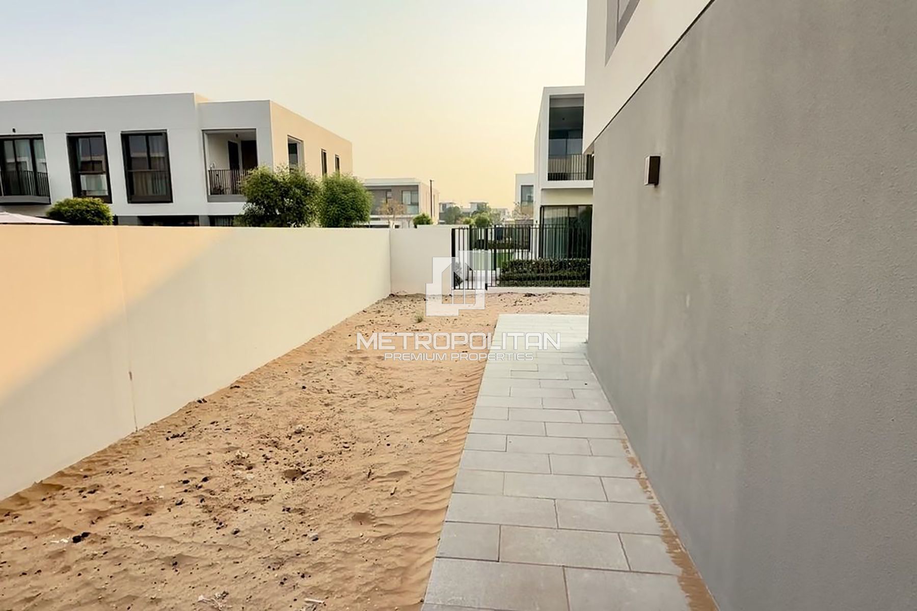 Spacious 4 BED | Corner Townhouse | Brand New