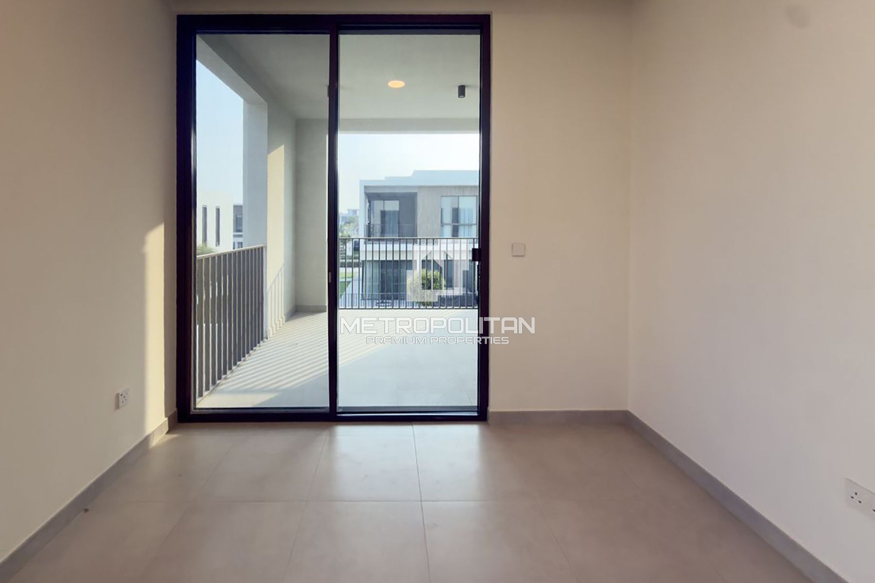 Spacious 4 BED | Corner Townhouse | Brand New