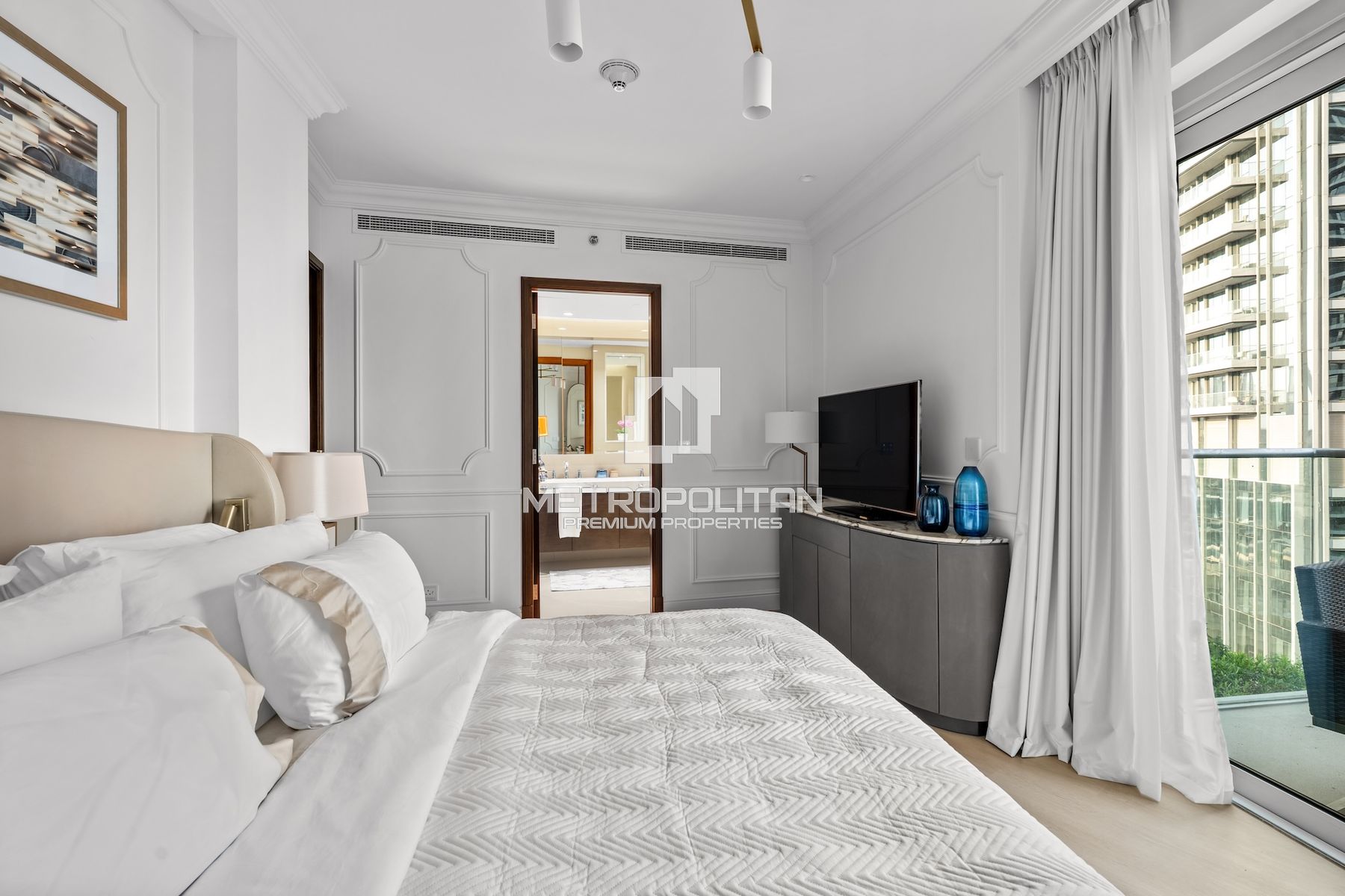 Fully Upgraded 2BR | Burj Khalifa View | Low Floor