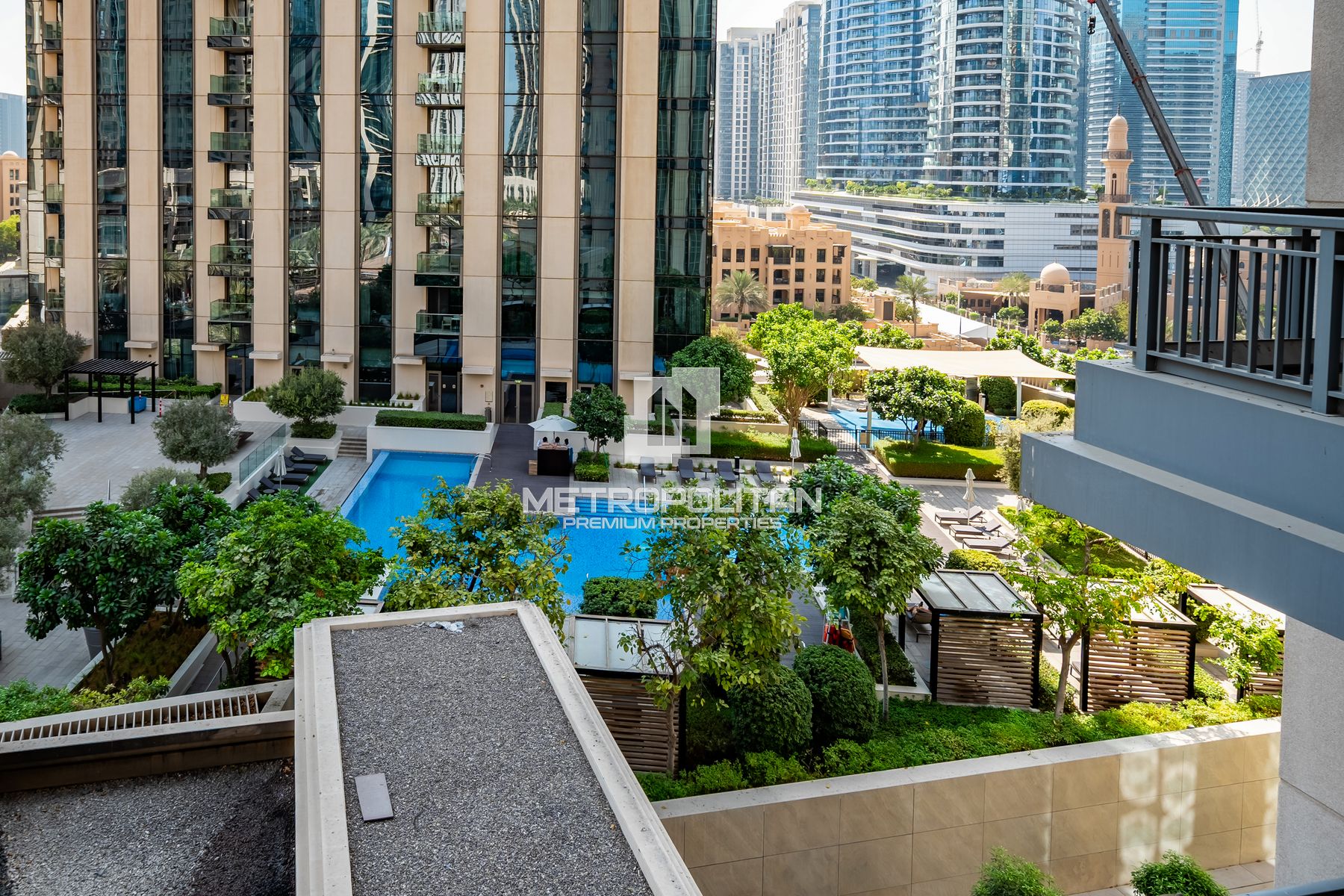Vacant Studio | Boulevard View | Prime Downtown