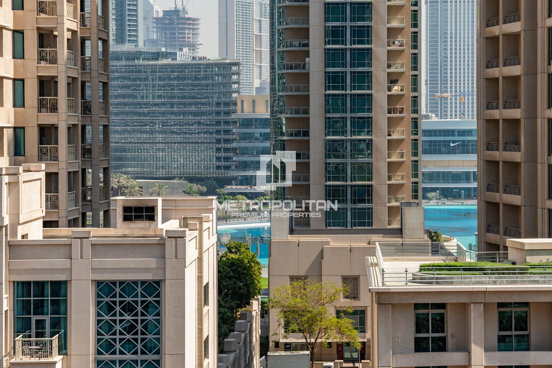 Vacant Studio | Boulevard View | Prime Downtown