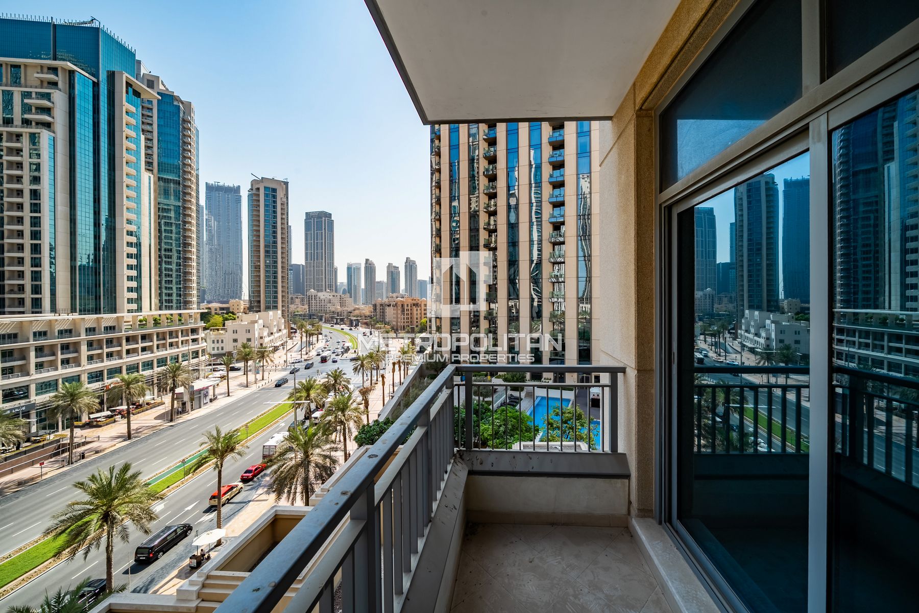 Vacant Studio | Boulevard View | Prime Downtown