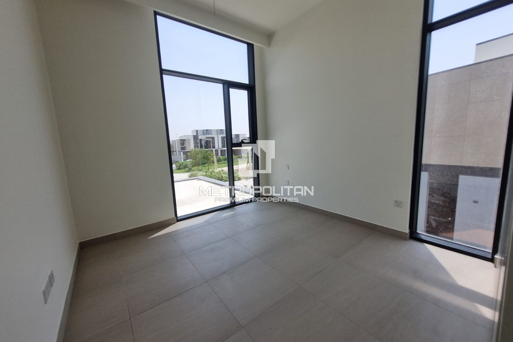 Corner | Brand New | Single Row | Motivated Seller