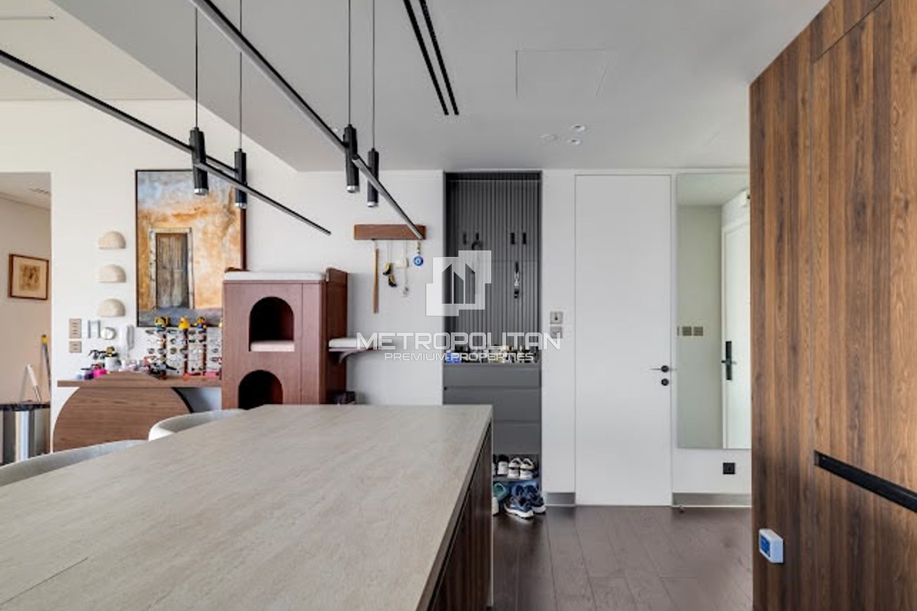 Fully Upgraded and Furnished | High Floor