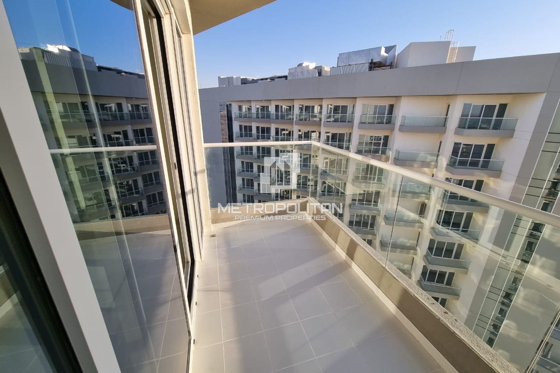 High Floor | Vacant | Large Studio | Modern Layout