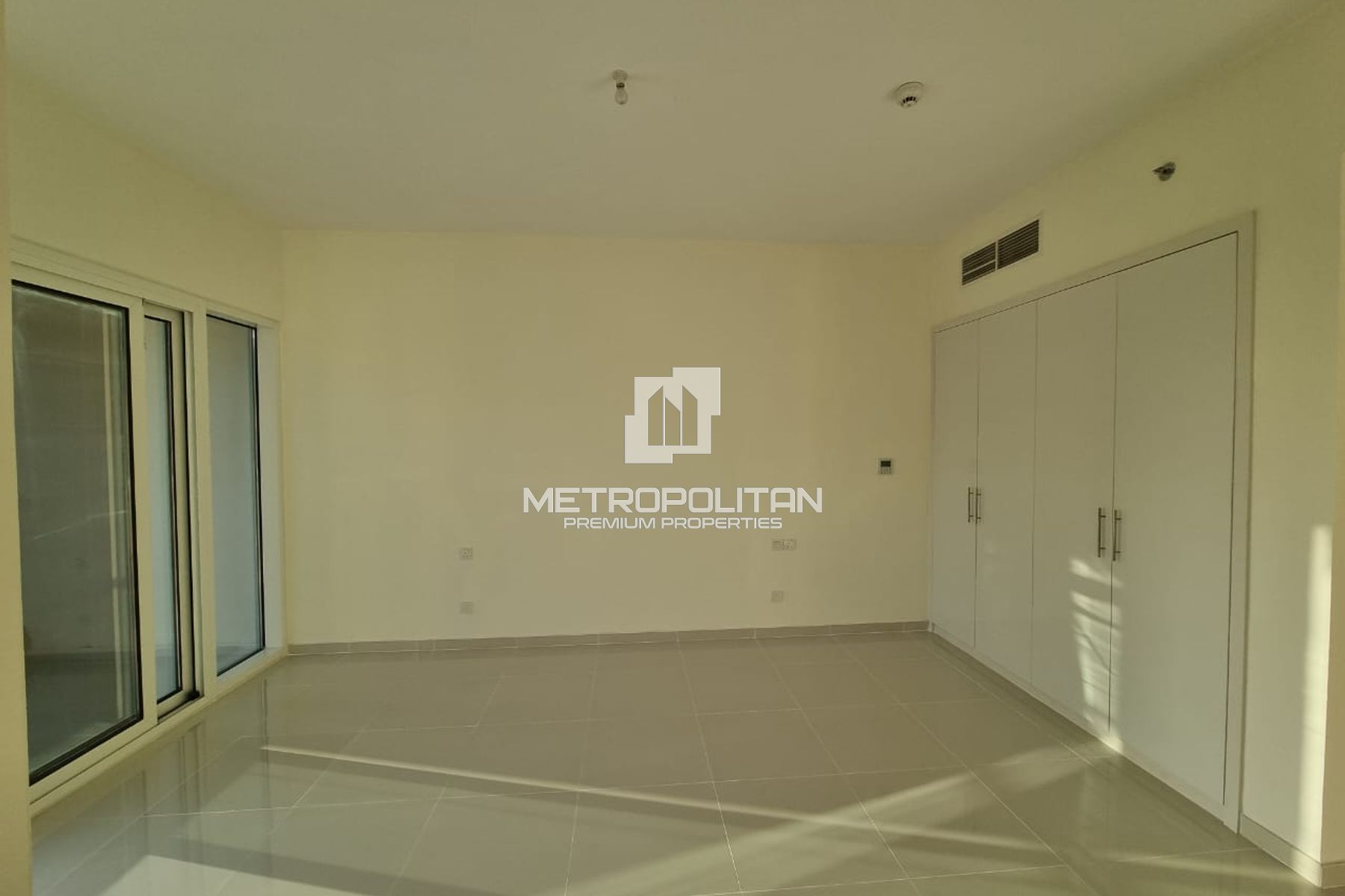 High Floor | Vacant | Large Studio | Modern Layout