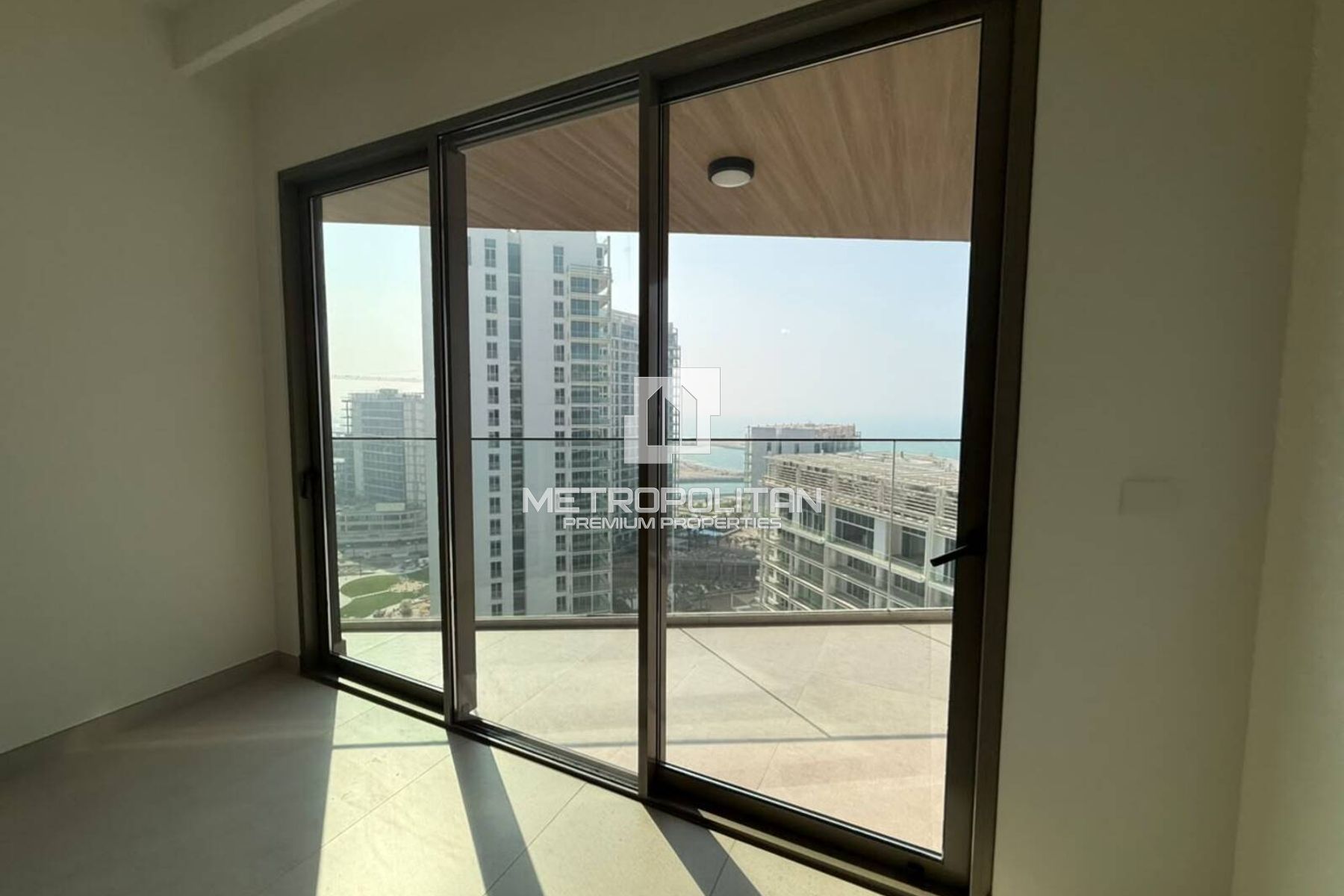 Premium 1BR | 13th Floor | Sea View | Great Deal