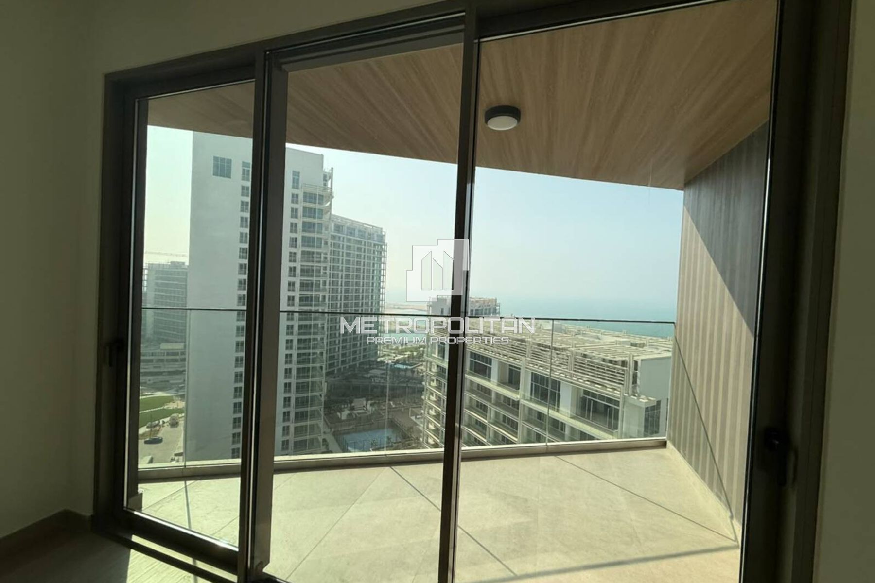 Premium 1BR | 13th Floor | Sea View | Great Deal