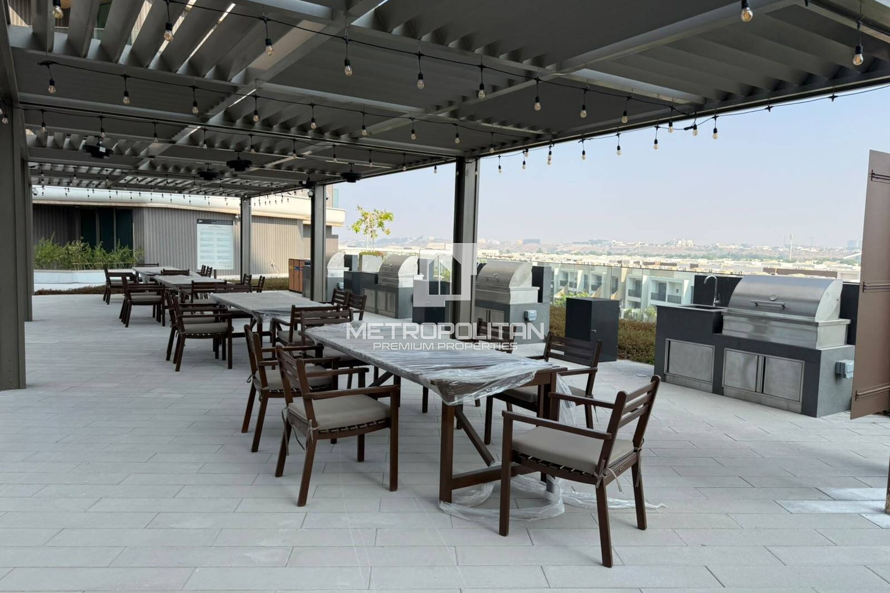 Premium 1BR | 13th Floor | Sea View | Great Deal