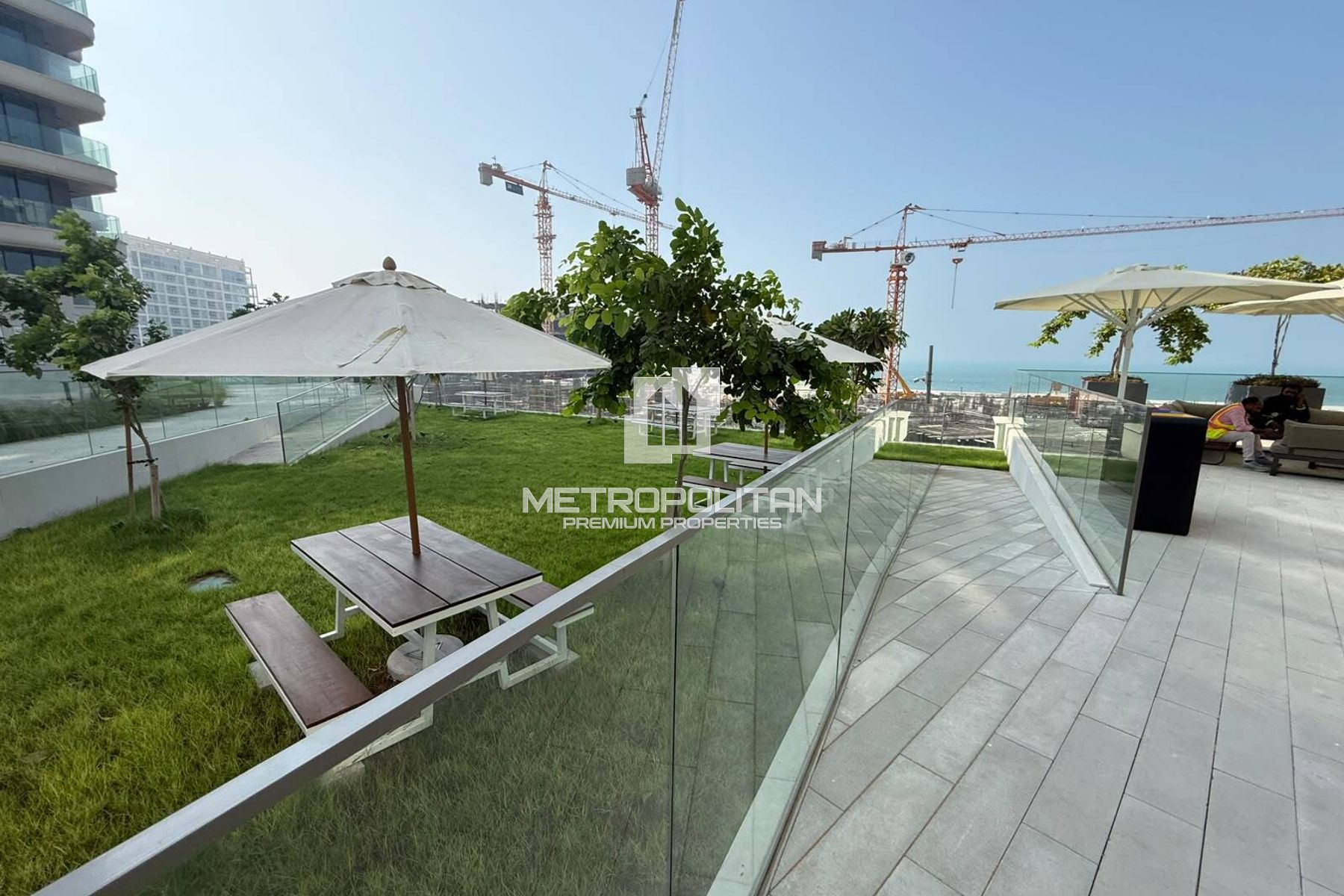 Premium 1BR | 13th Floor | Sea View | Great Deal