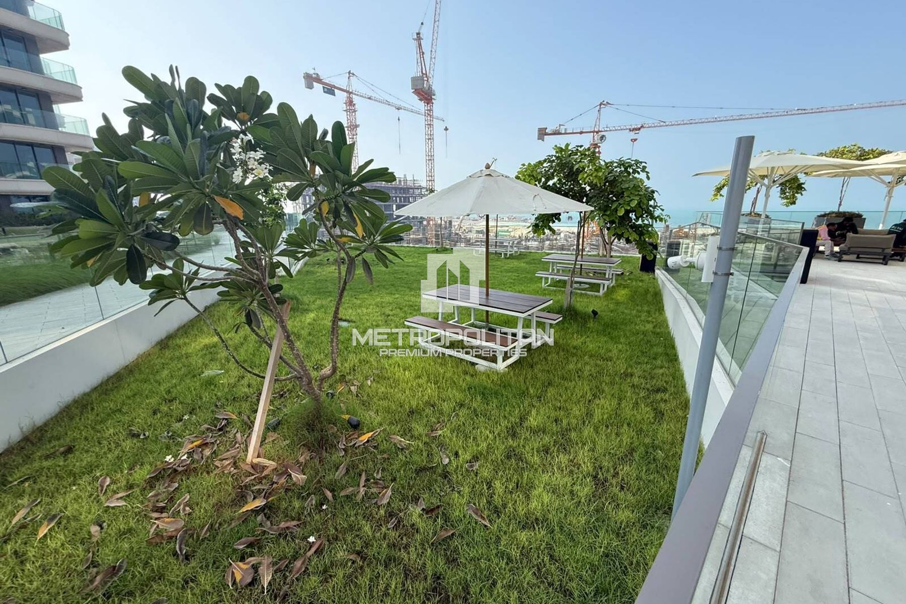 Premium 1BR | 13th Floor | Sea View | Great Deal