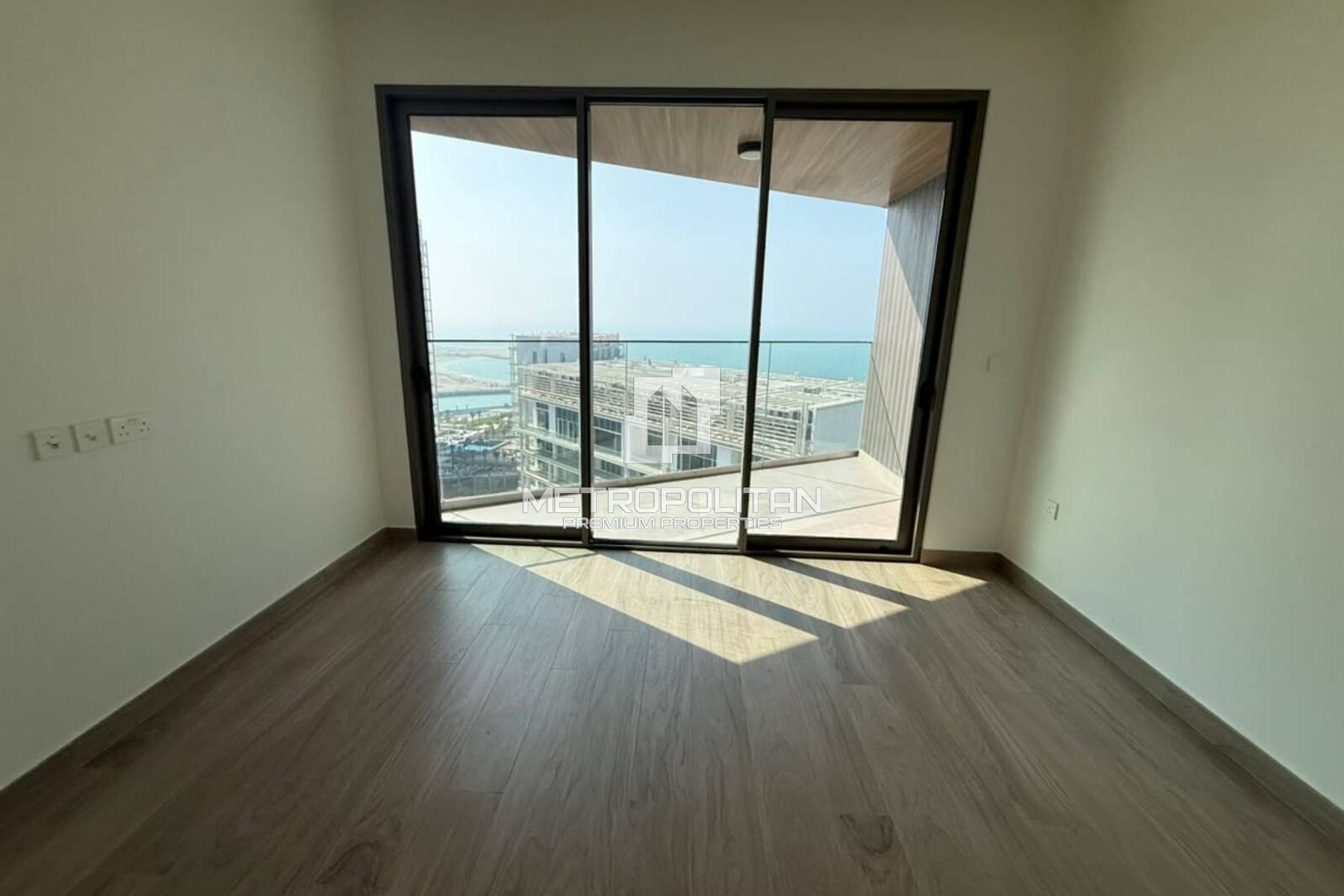 Premium 1BR | 13th Floor | Sea View | Great Deal