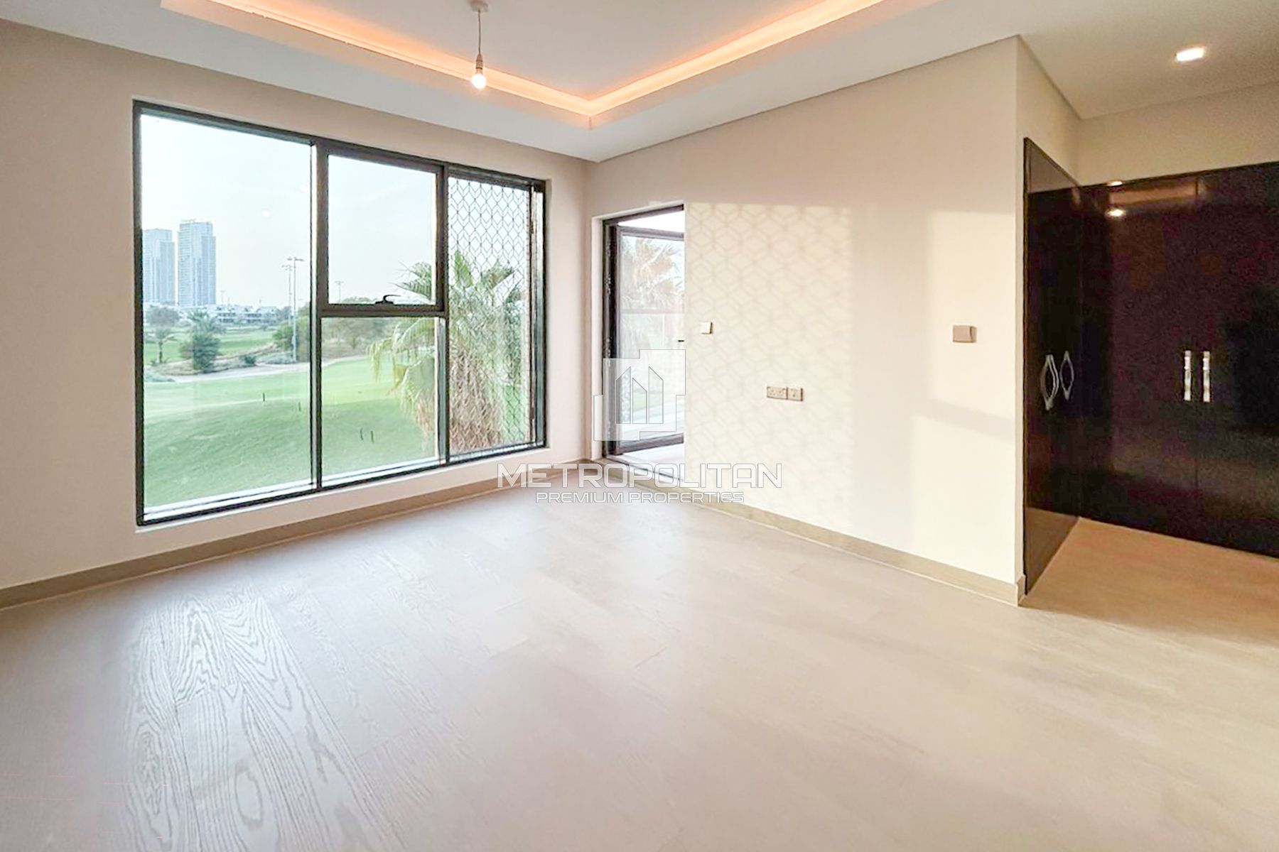 Exclusive Opt. | Single Row | Golf Course View
