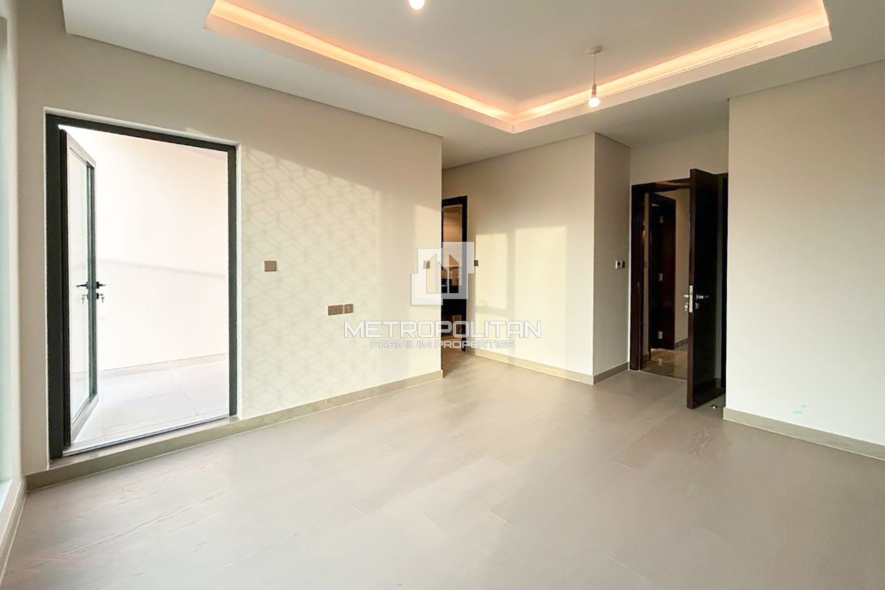 Exclusive Opt. | Single Row | Golf Course View