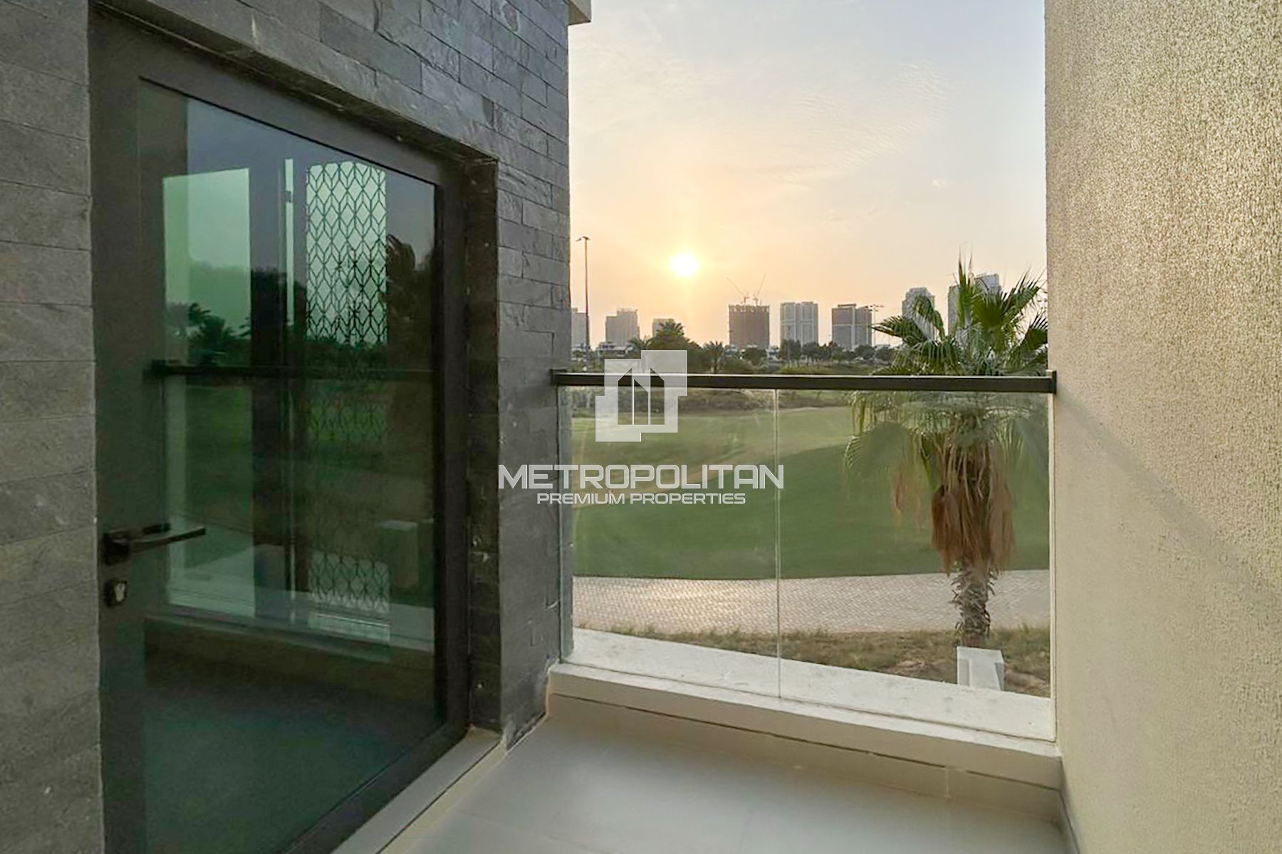 Exclusive Opt. | Single Row | Golf Course View