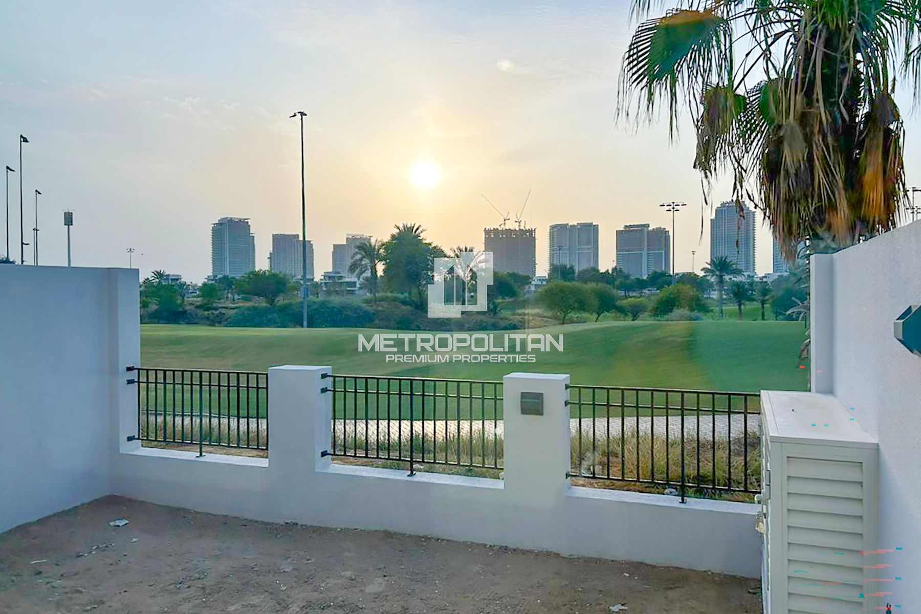 Exclusive Opt. | Single Row | Golf Course View