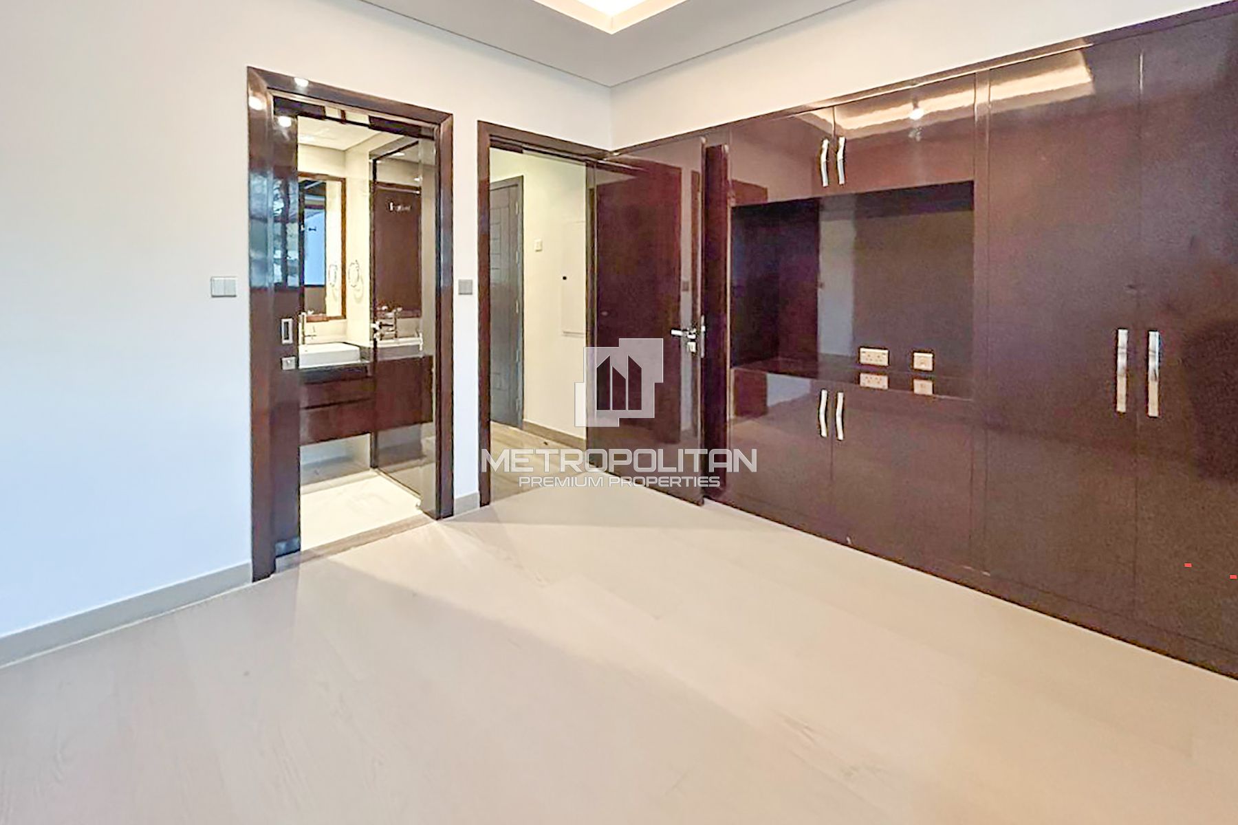 Exclusive Opt. | Single Row | Golf Course View