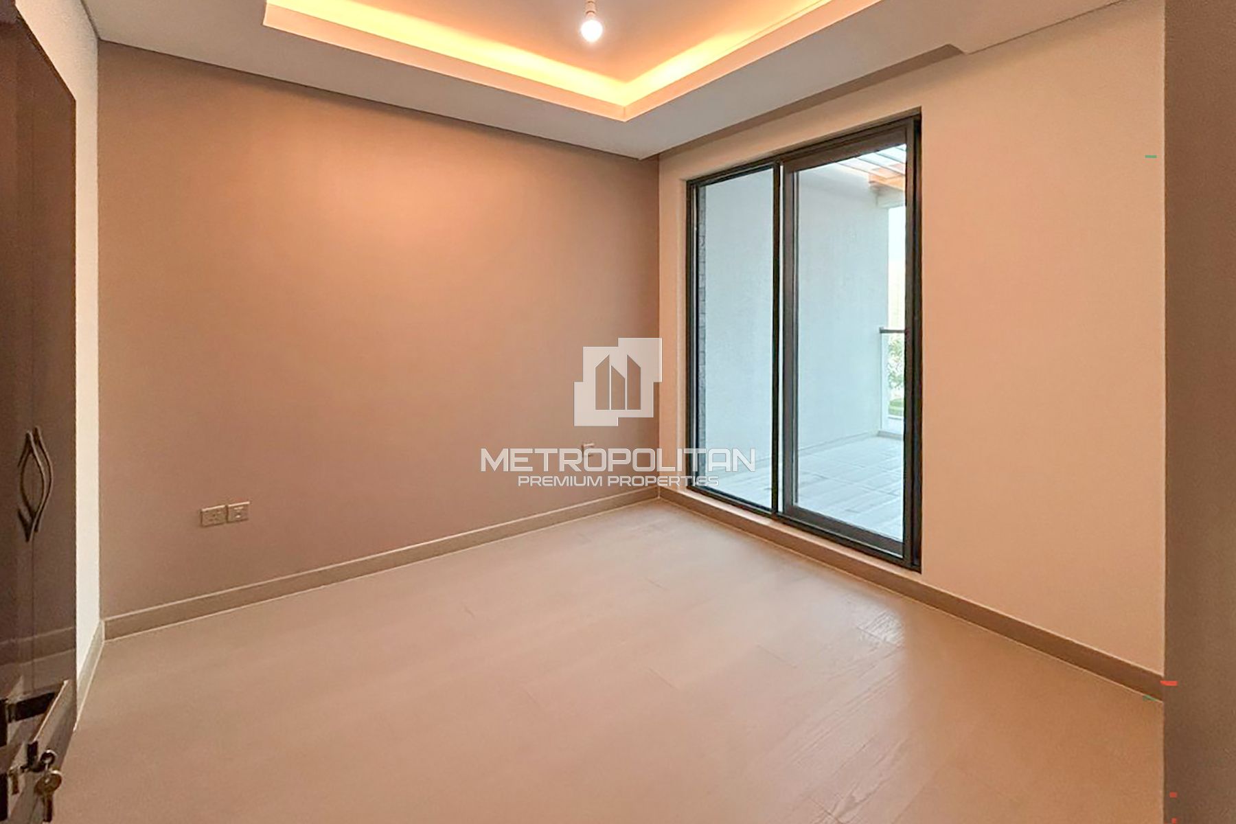 Exclusive Opt. | Single Row | Golf Course View