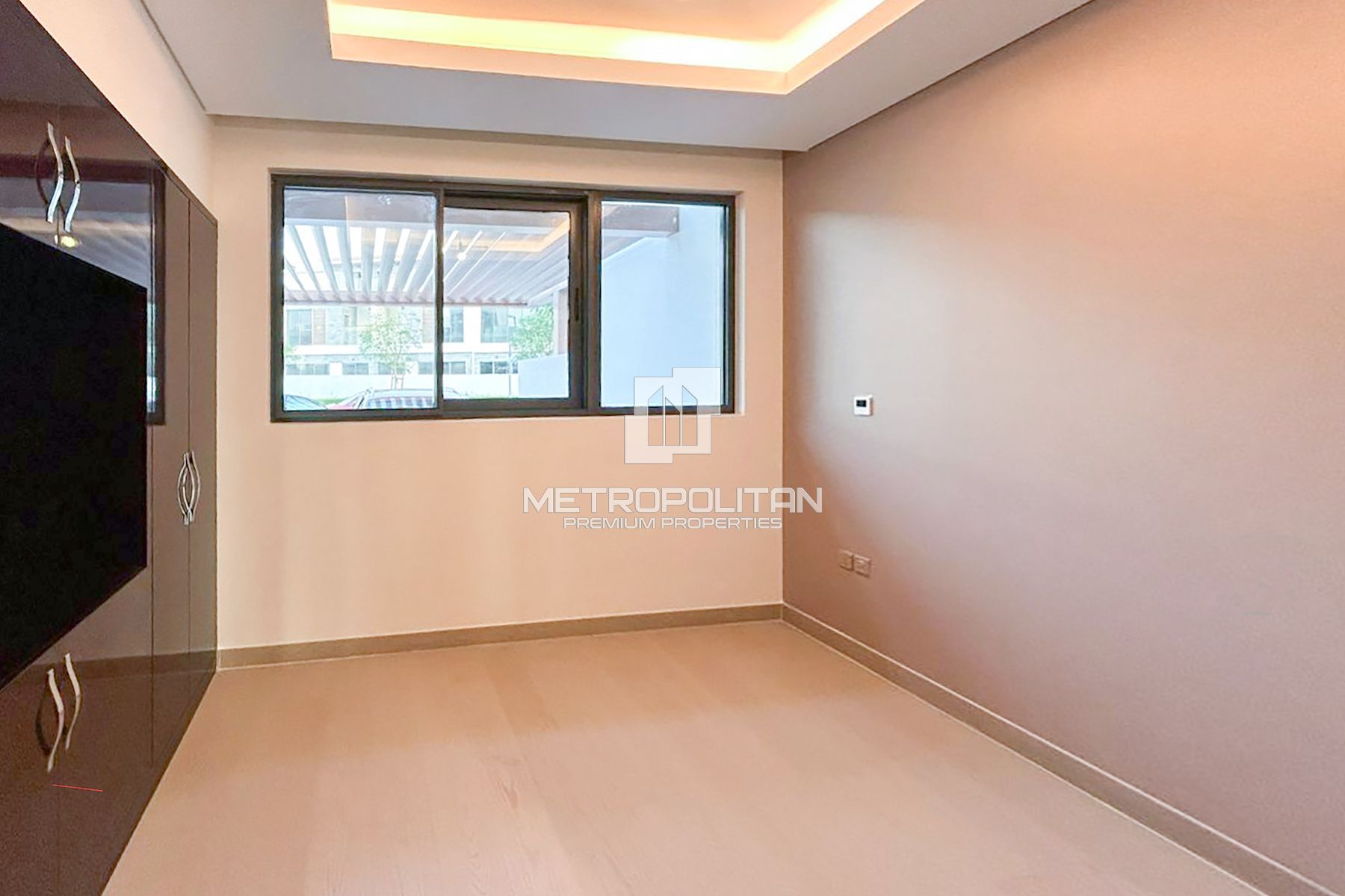 Exclusive Opt. | Single Row | Golf Course View
