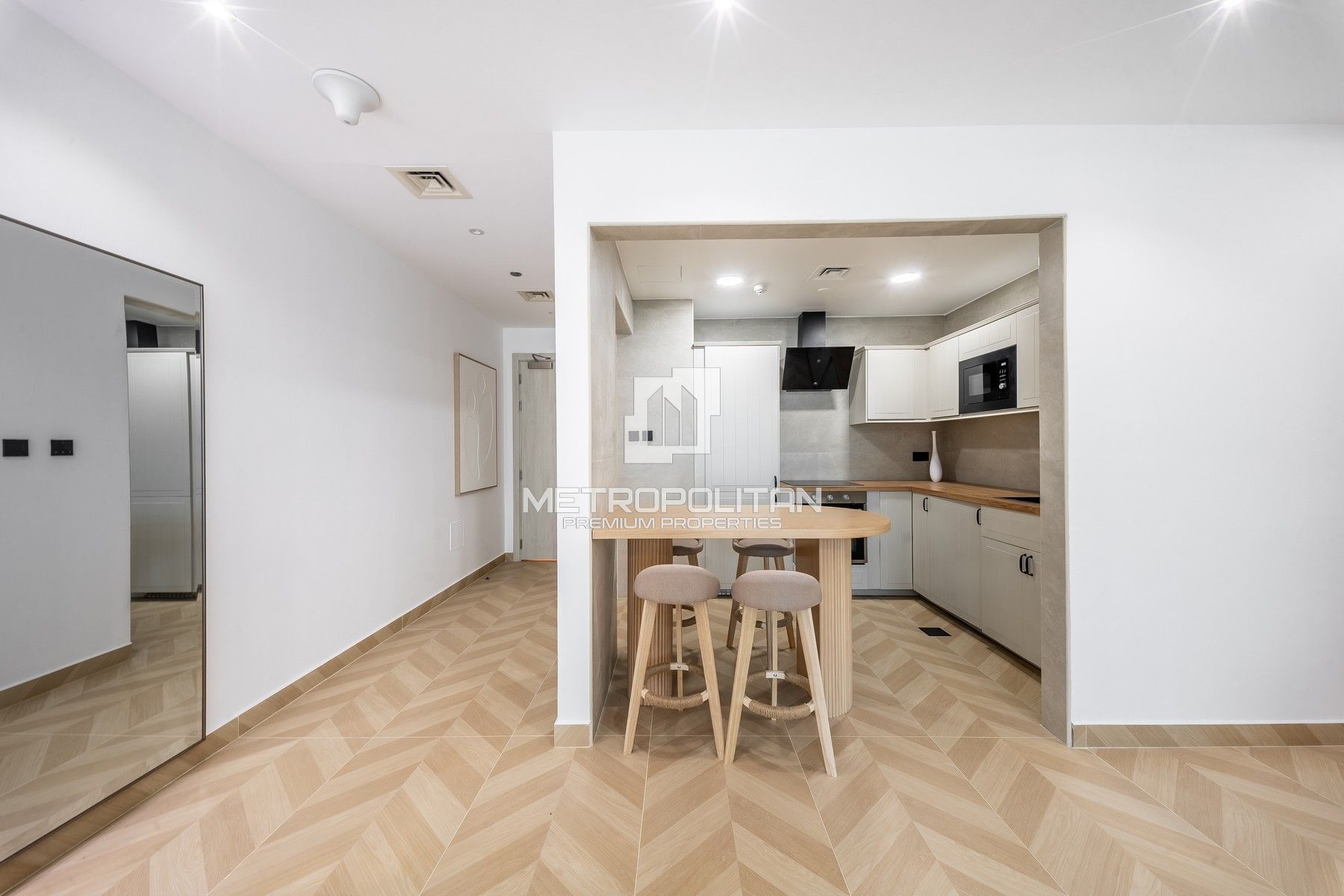 Marina View | Fully Furnished and Upgraded