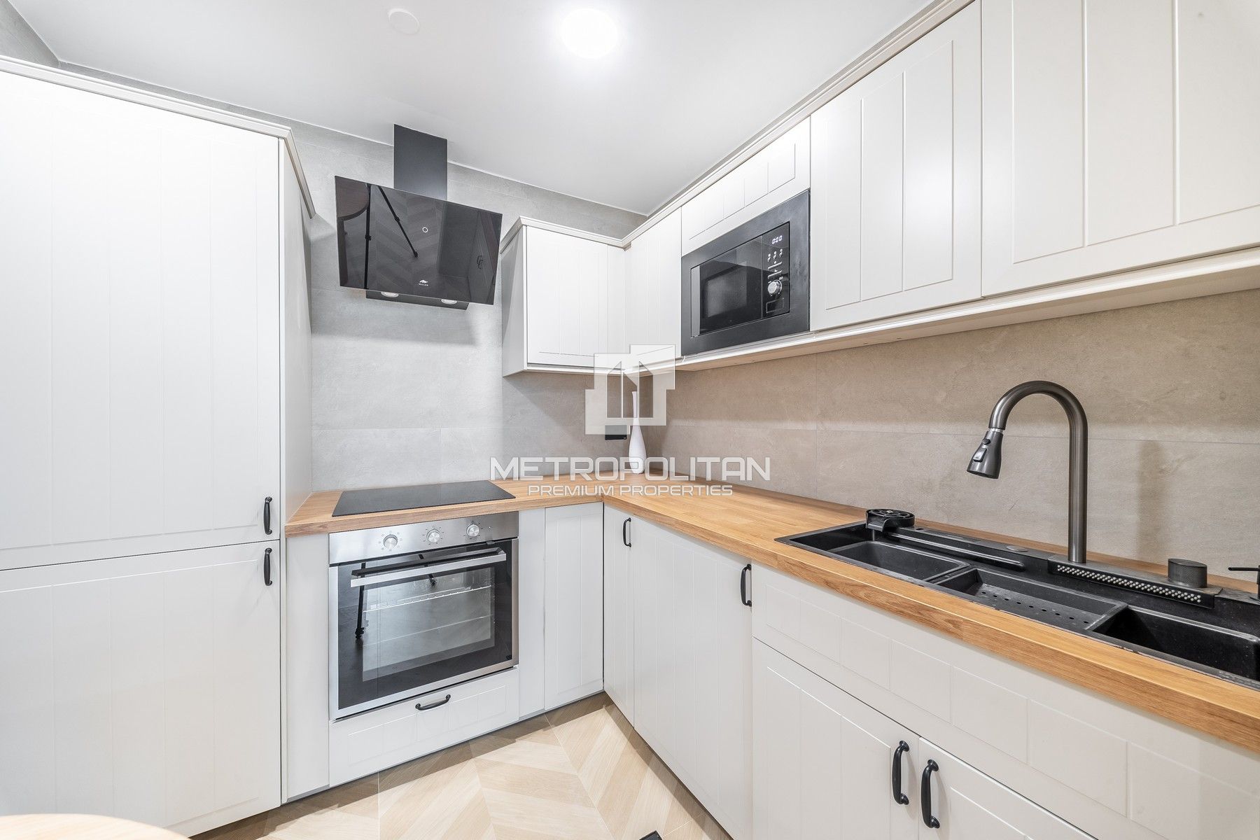 Marina View | Fully Furnished and Upgraded