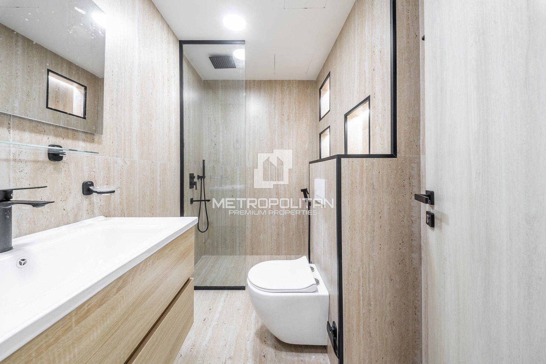 Marina View | Fully Furnished and Upgraded