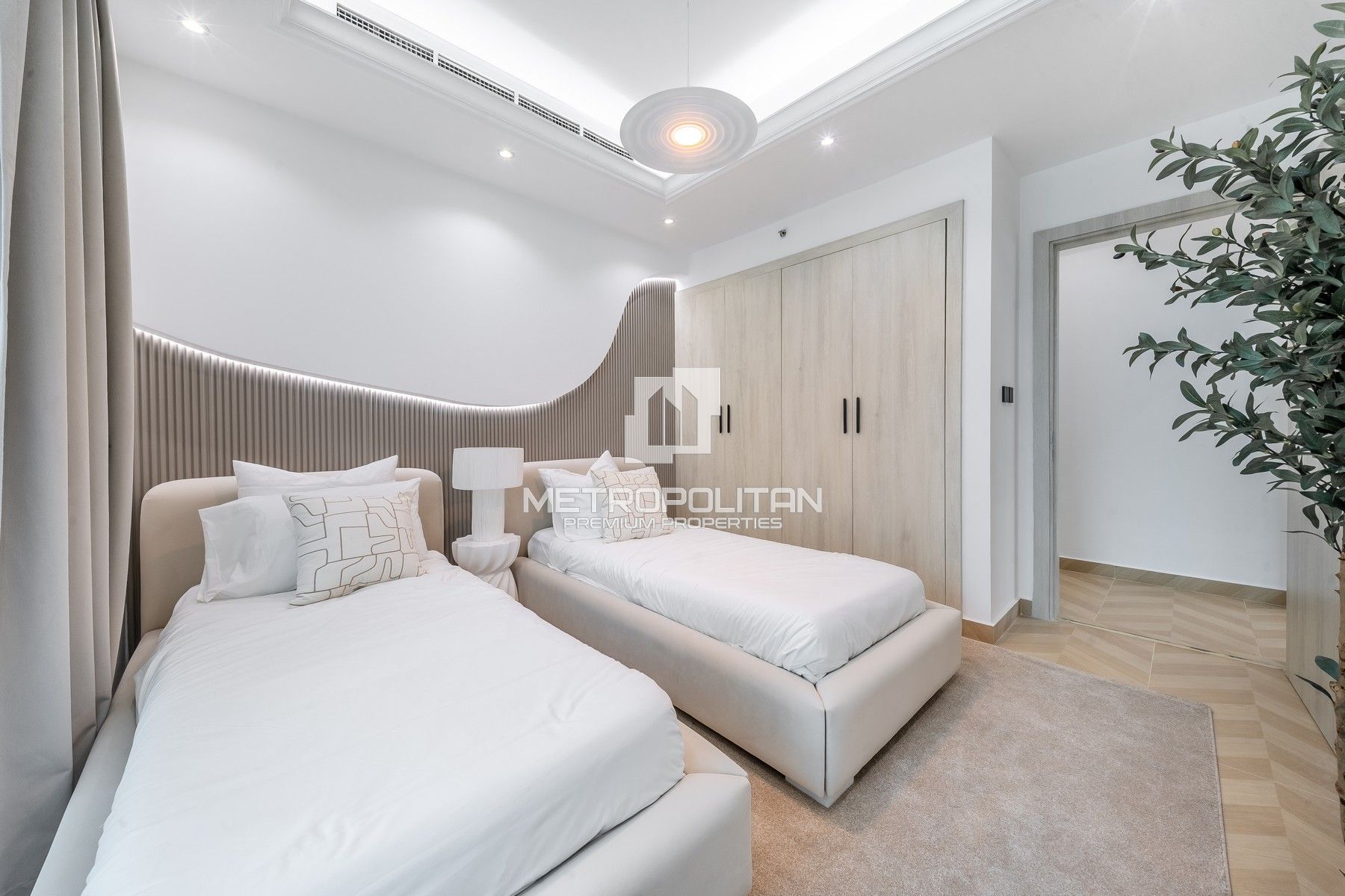 Marina View | Fully Furnished and Upgraded
