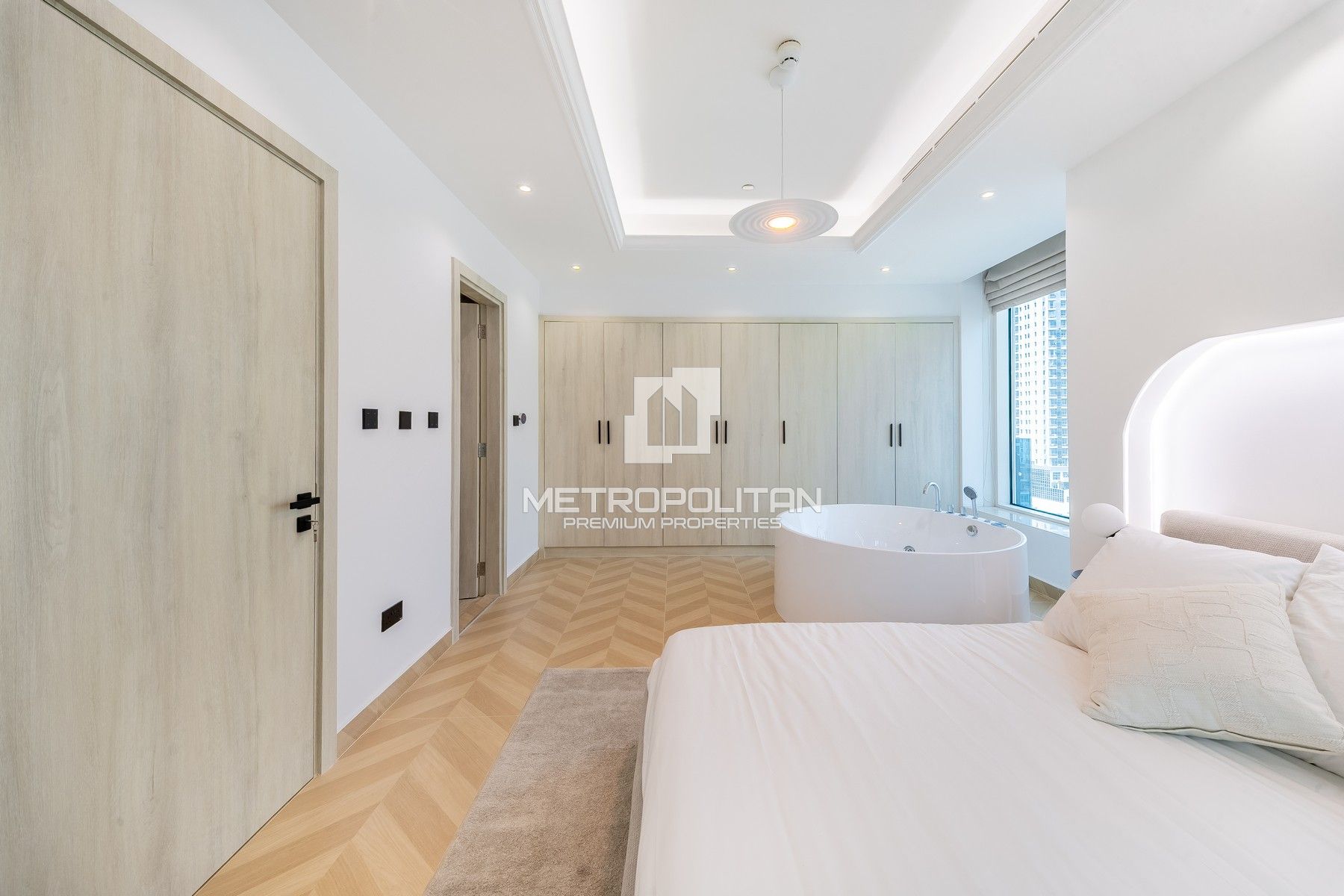 Marina View | Fully Furnished and Upgraded