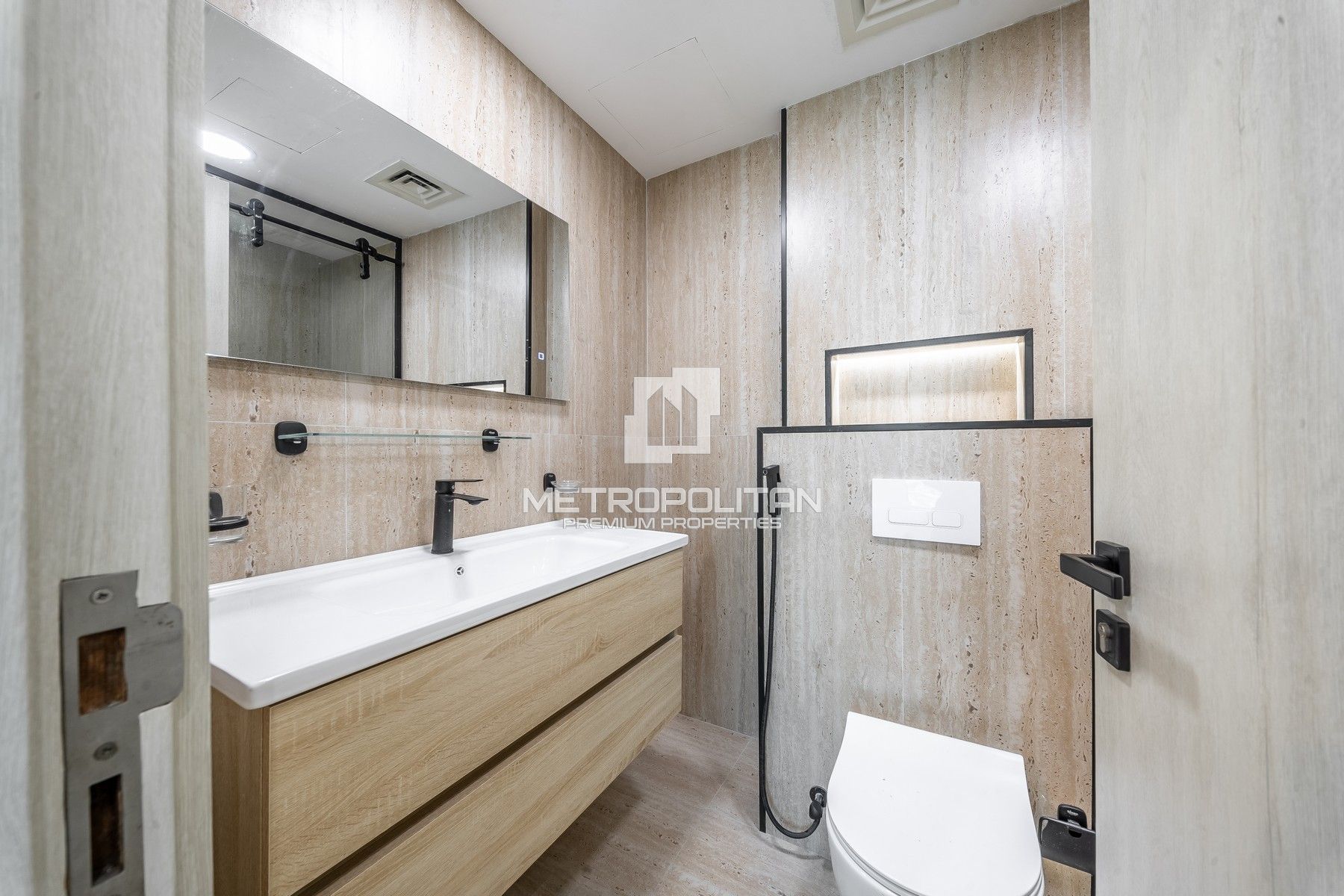 Marina View | Fully Furnished and Upgraded