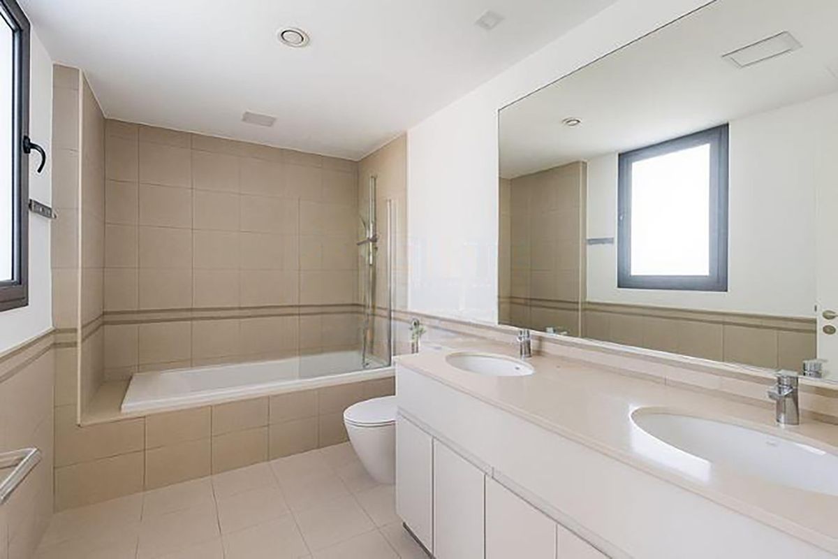 Vacant on Transfer | Close to Amenities | Hot Deal