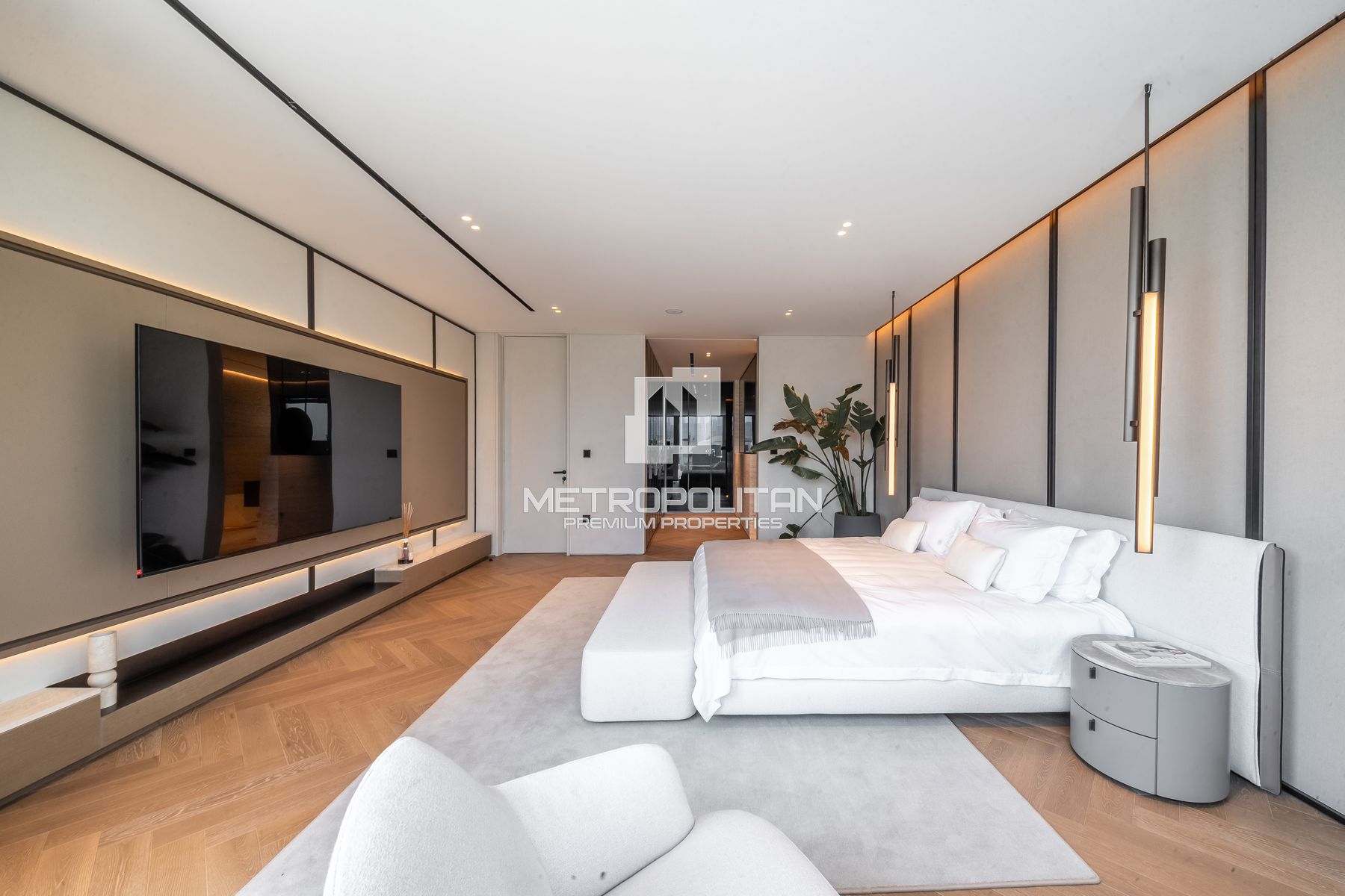 Turnkey Palm Jumeirah Villa With Private Beach