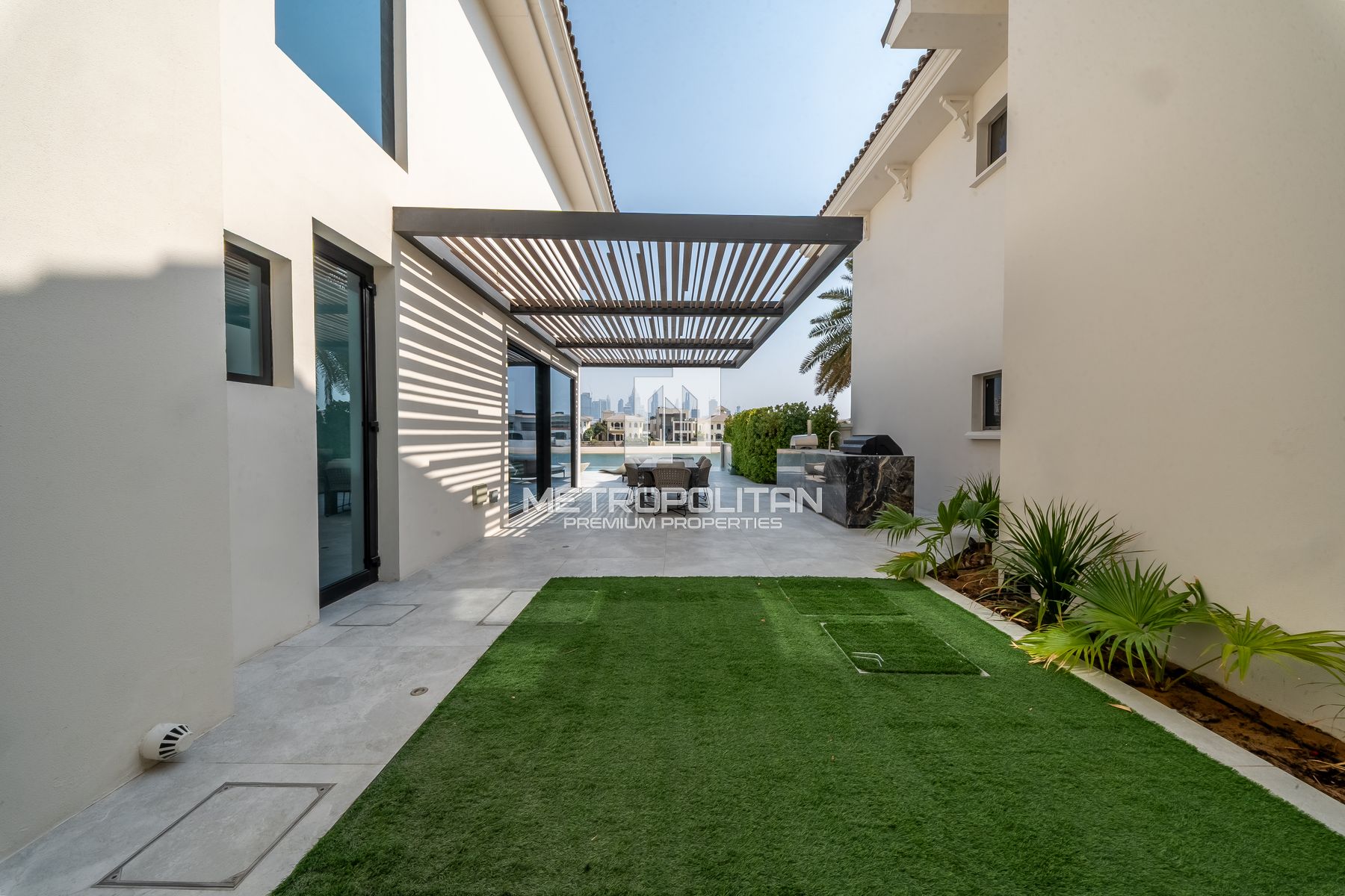Turnkey Palm Jumeirah Villa With Private Beach