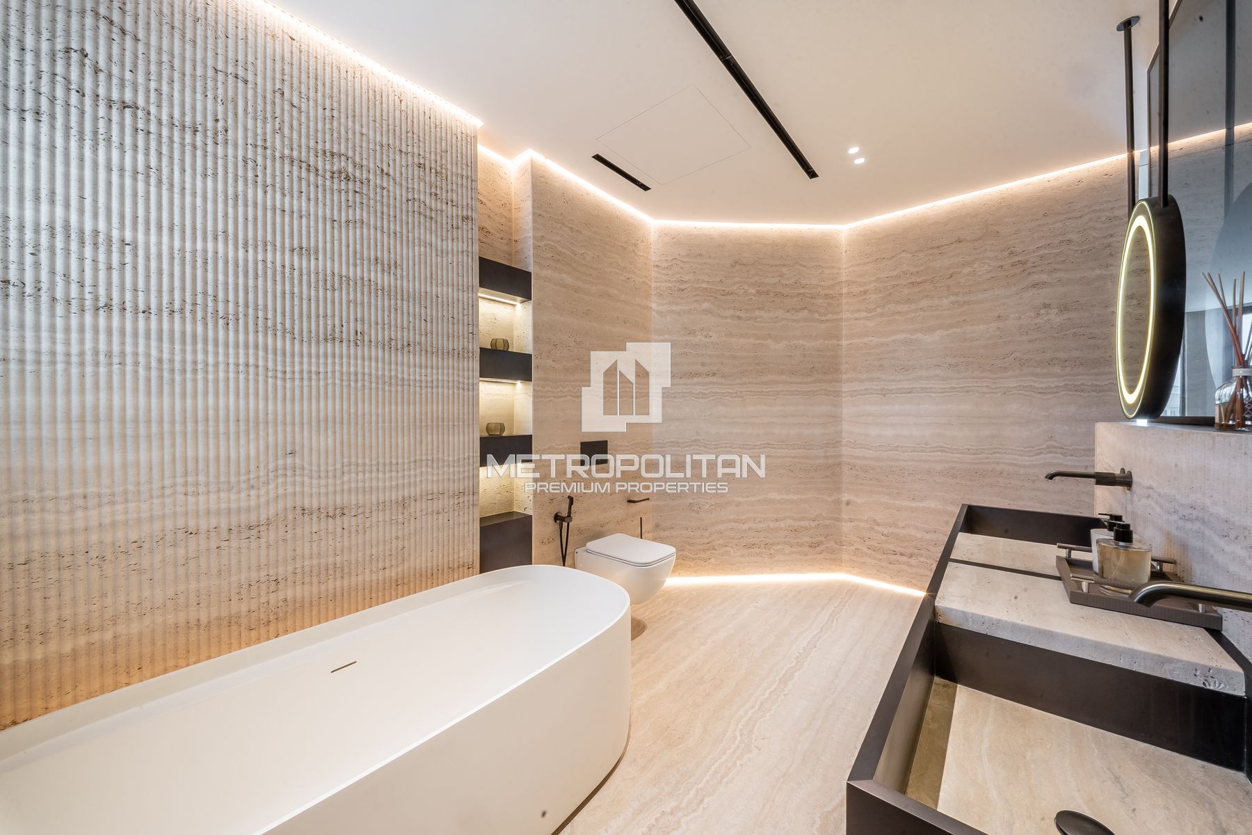 Turnkey Palm Jumeirah Villa With Private Beach