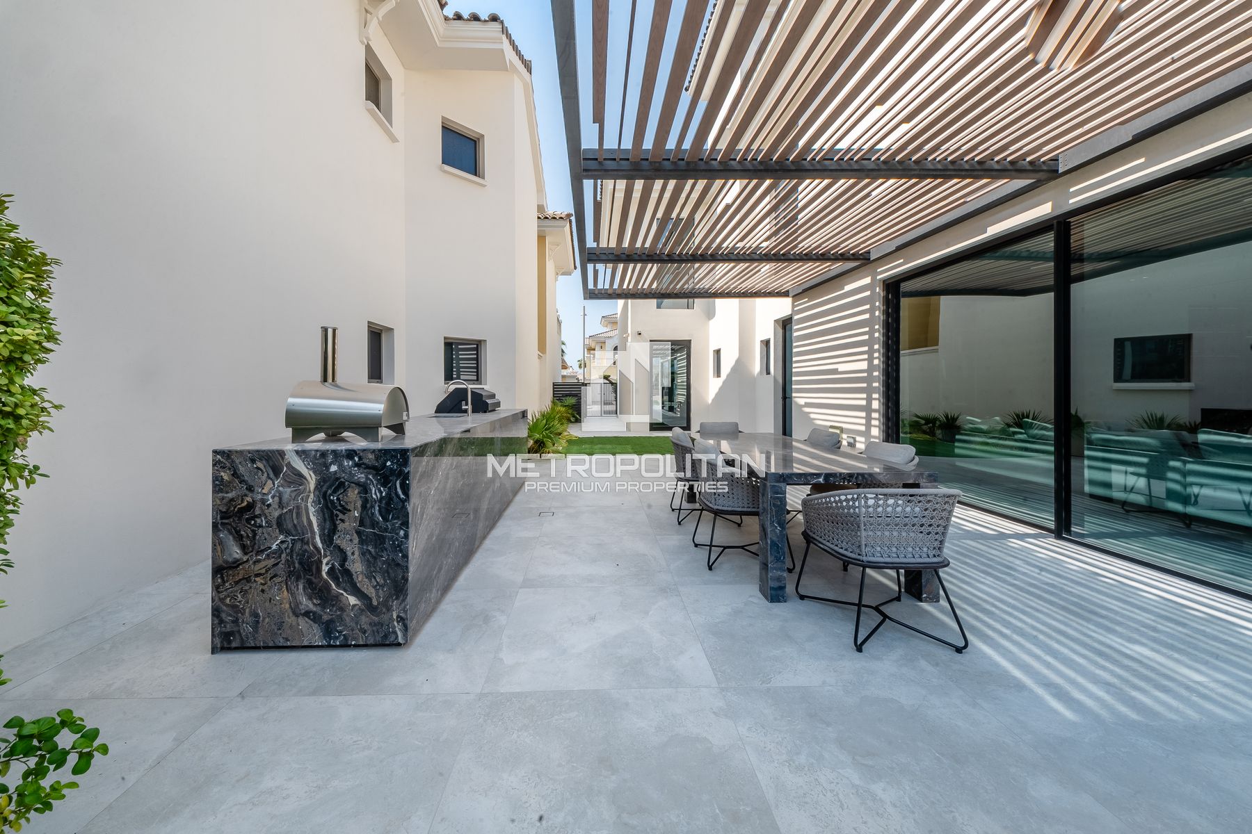 Turnkey Palm Jumeirah Villa With Private Beach