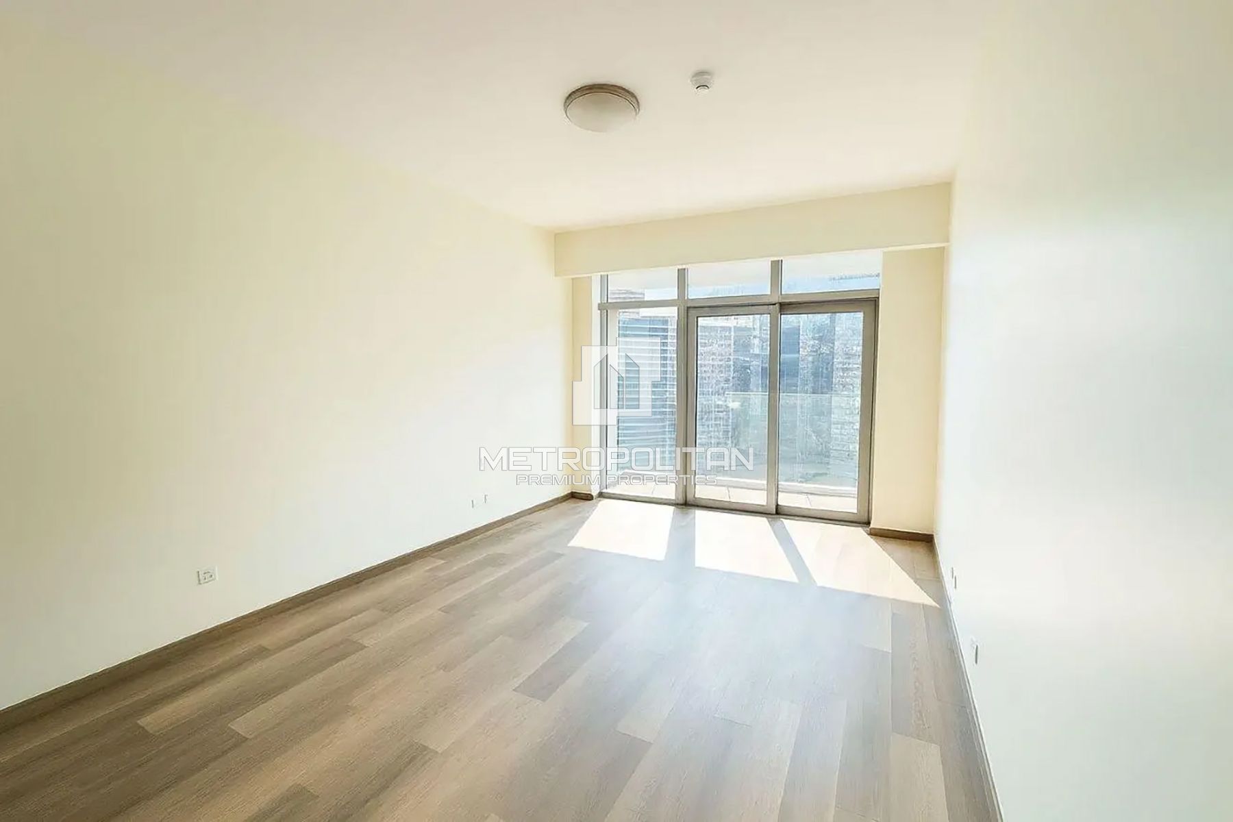 Spacious Apartment | Brand New | Canal View