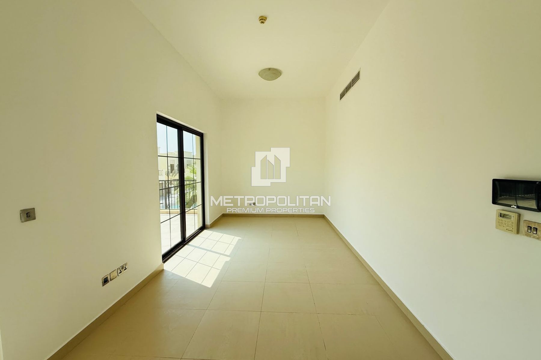 Urgent Deal| Motivated Seller| Vacant |Unfurnished