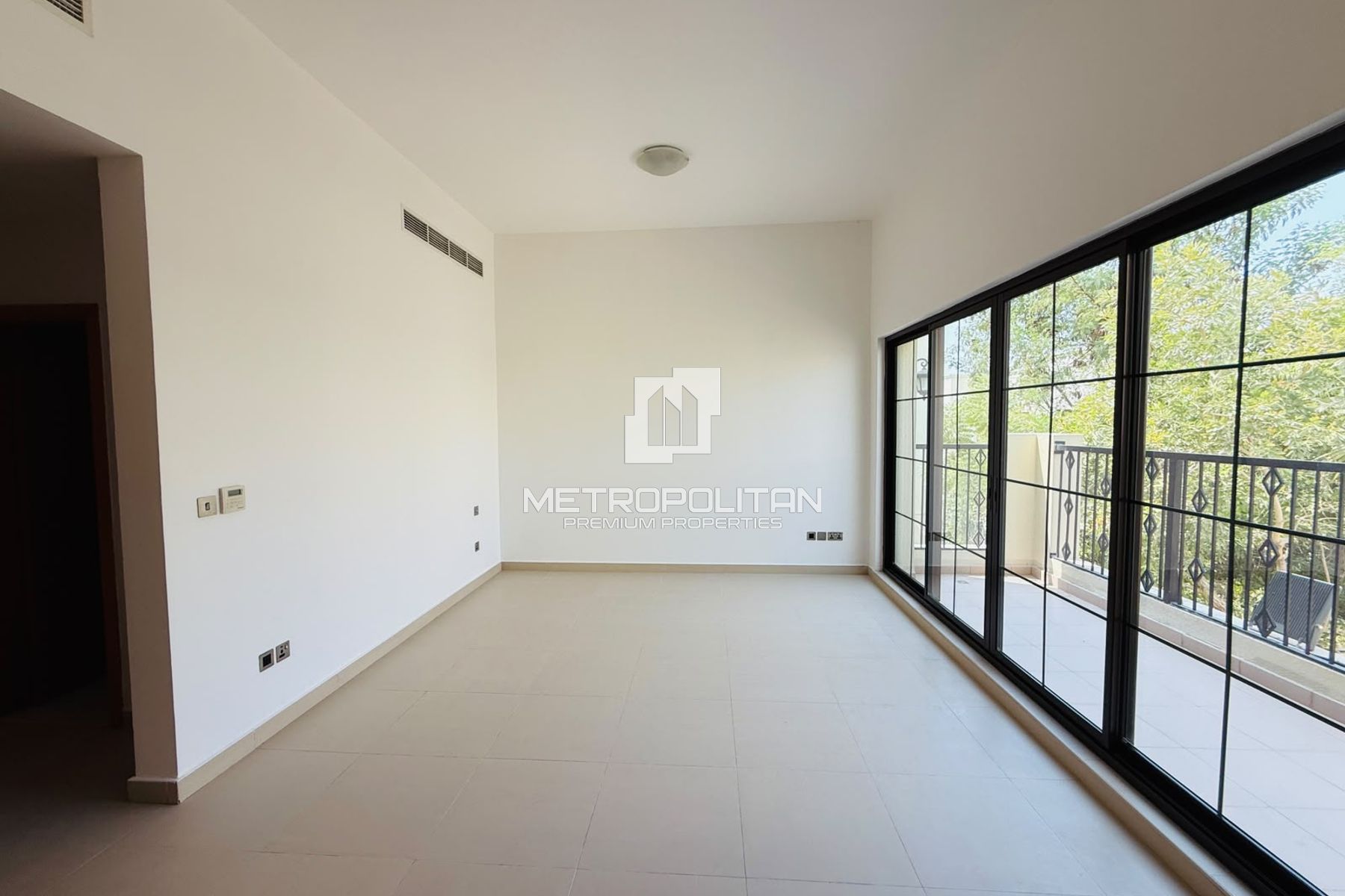 Urgent Deal| Motivated Seller| Vacant |Unfurnished